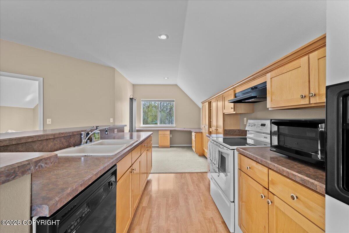 6631 E Wolf Lake Drive Property Photo 43