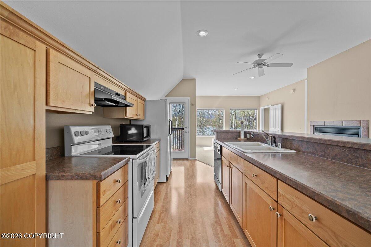6631 E Wolf Lake Drive Property Photo 44
