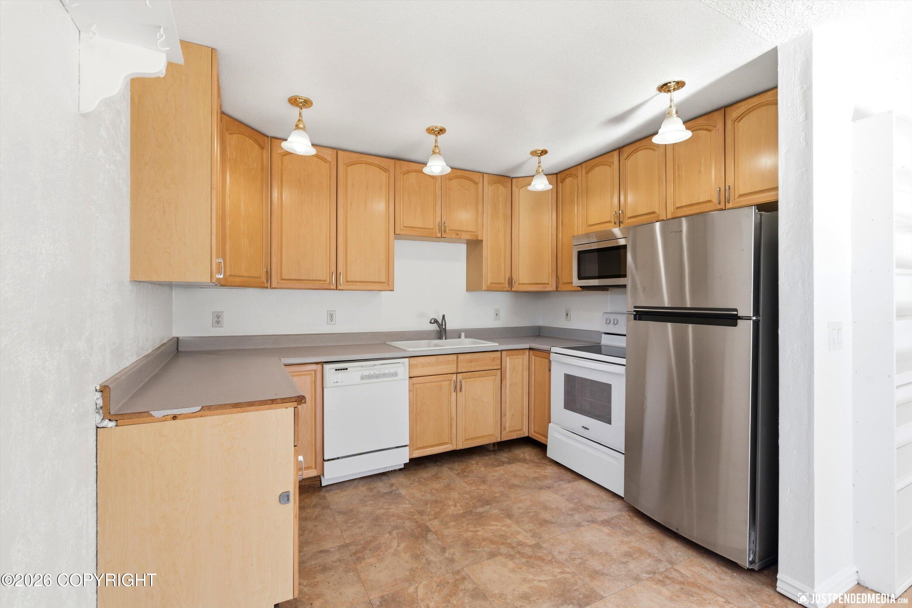 1221 Friendly Lane Property Photo 12
