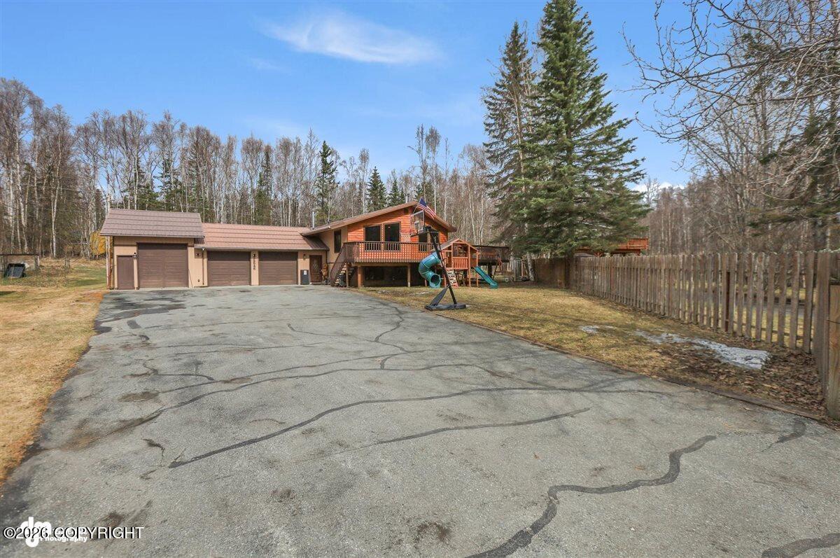 22545 Lampert Circle Property Photo 3