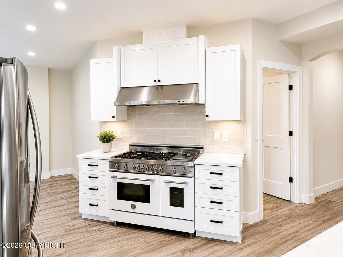 8000 Skyhills Drive Property Photo 12