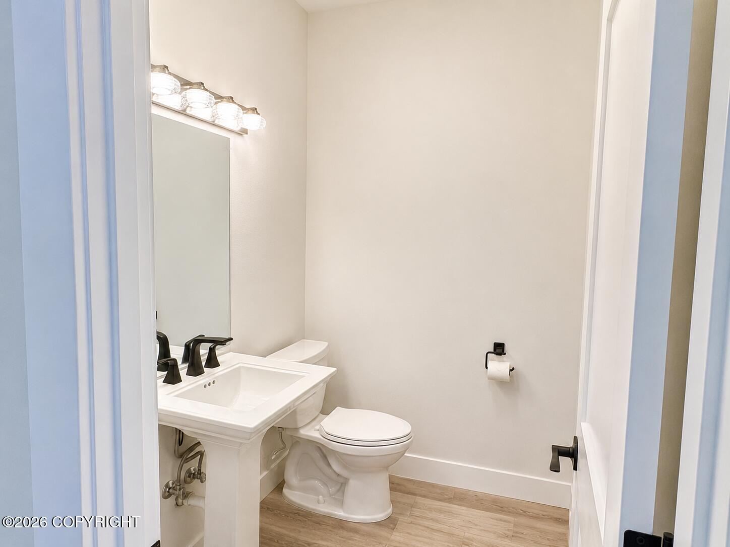 8000 Skyhills Drive Property Photo 27