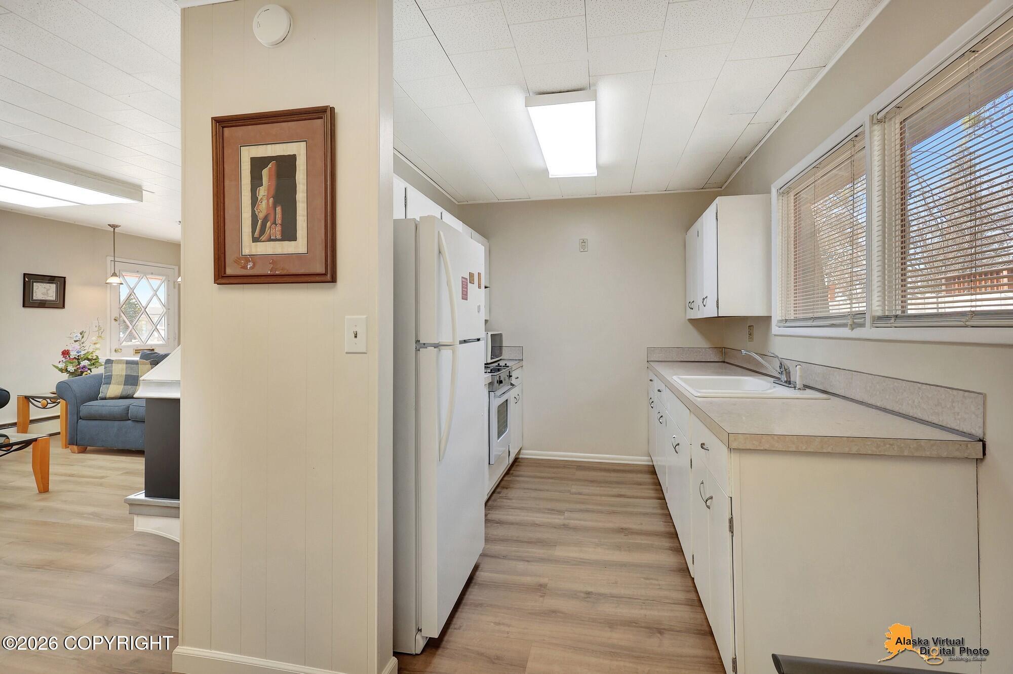 1563 E Tudor Road Property Photo 5