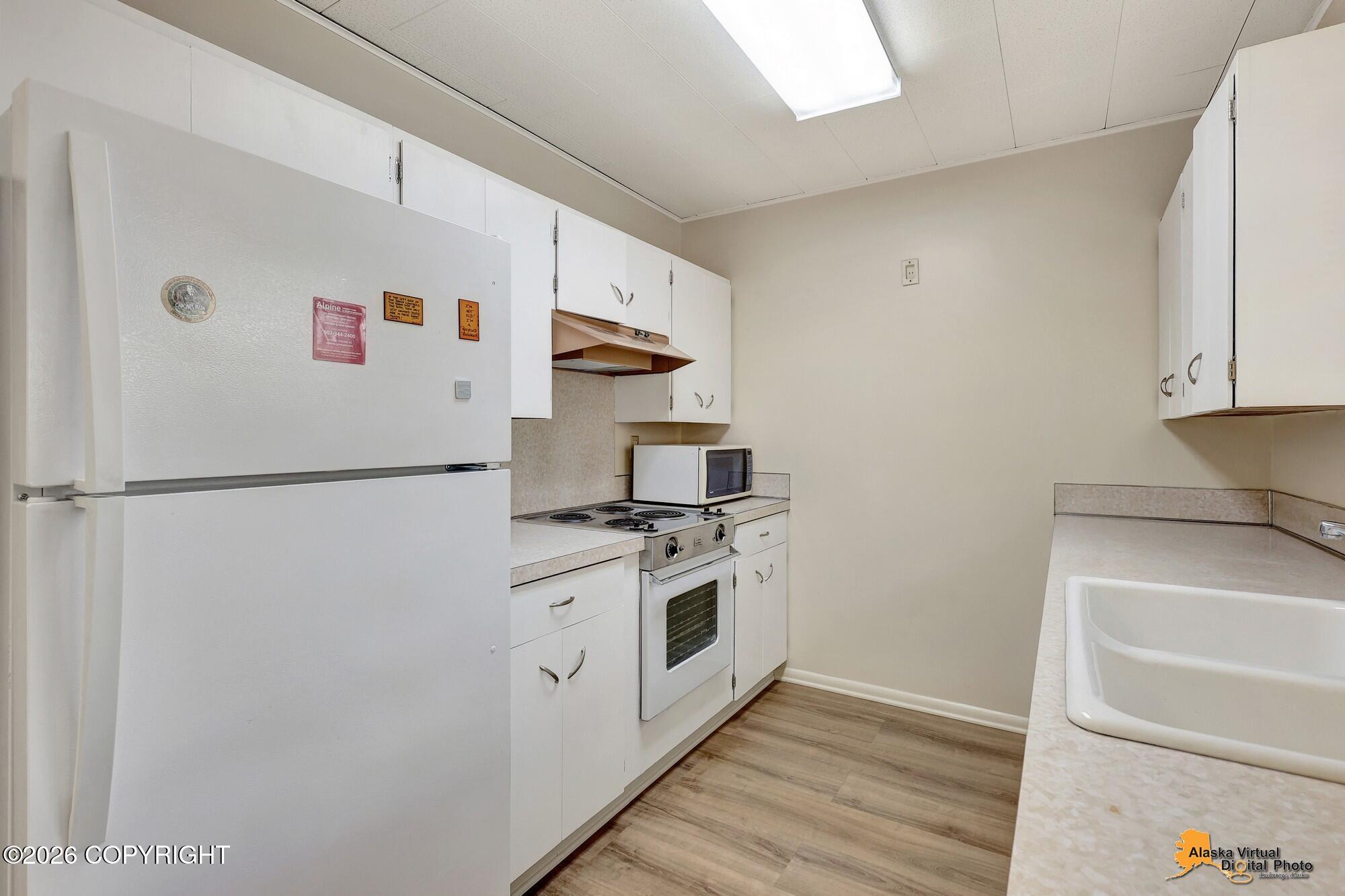 1563 E Tudor Road Property Photo 6