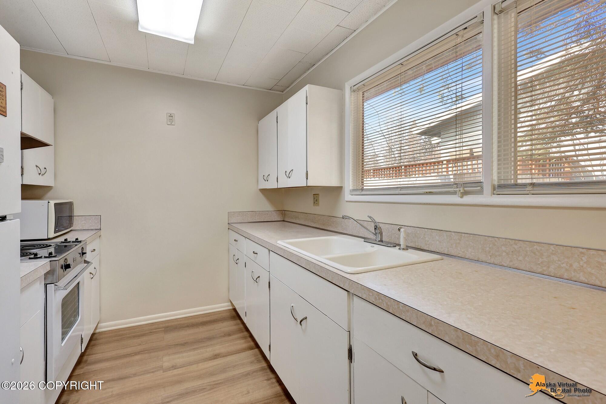 1563 E Tudor Road Property Photo 7