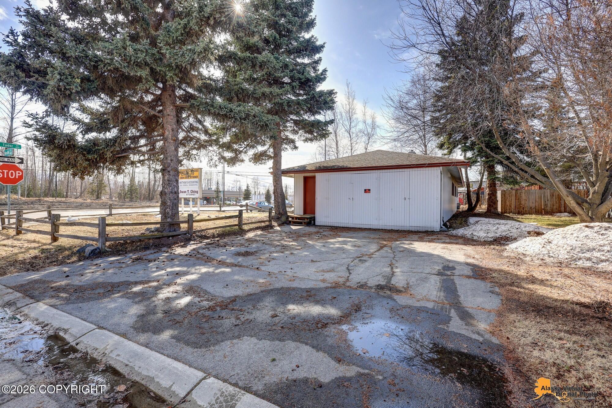 1563 E Tudor Road Property Photo 32