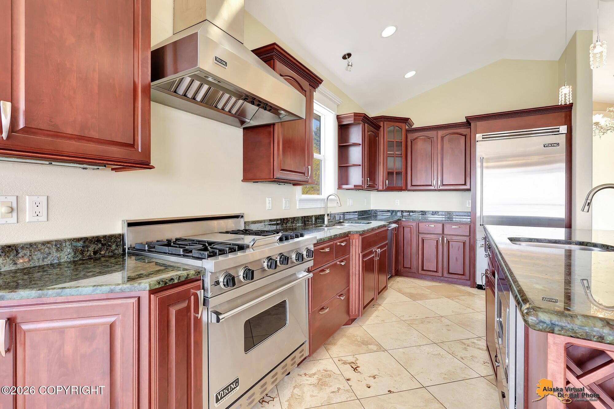 16905 Olena Pointe Circle Property Photo 17