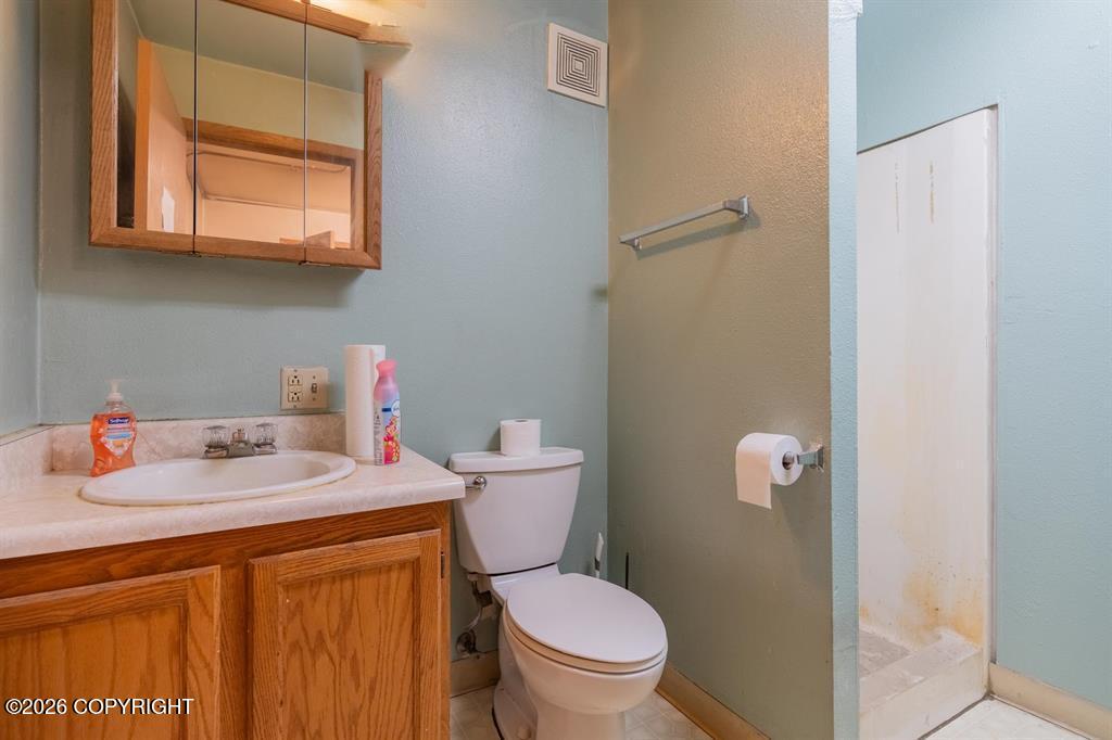 1285 Queens Way Property Photo 26