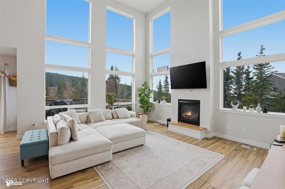 13800 Canyon Road Property Photo 2