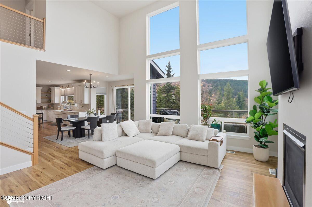 13800 Canyon Road Property Photo 7