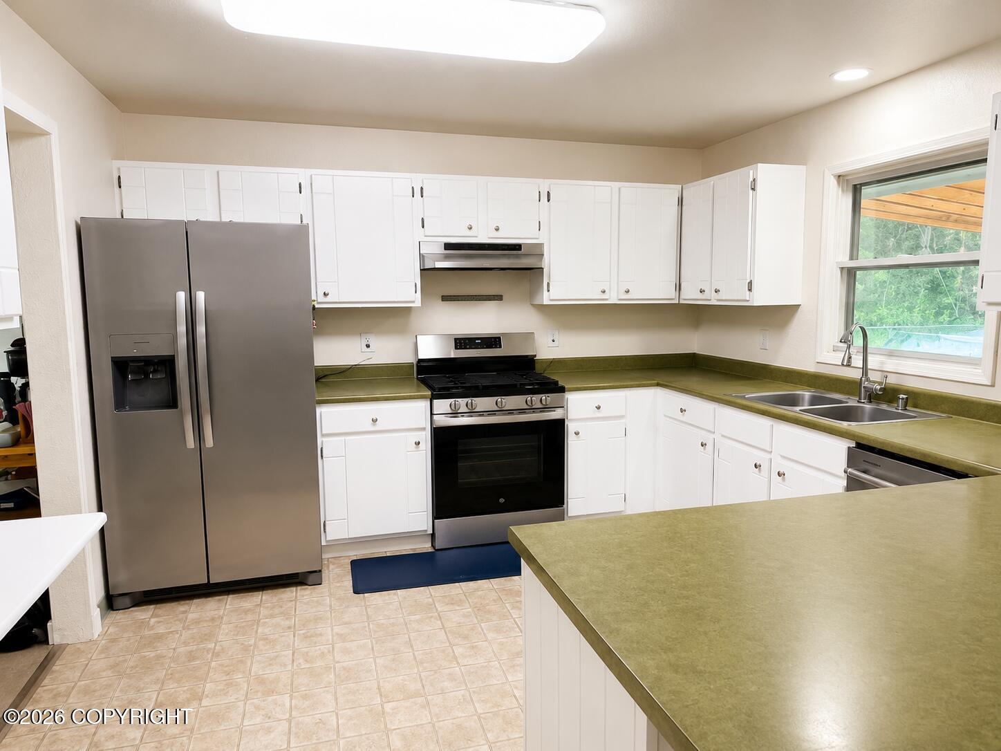 2161 S Cotten Drive Property Photo 11