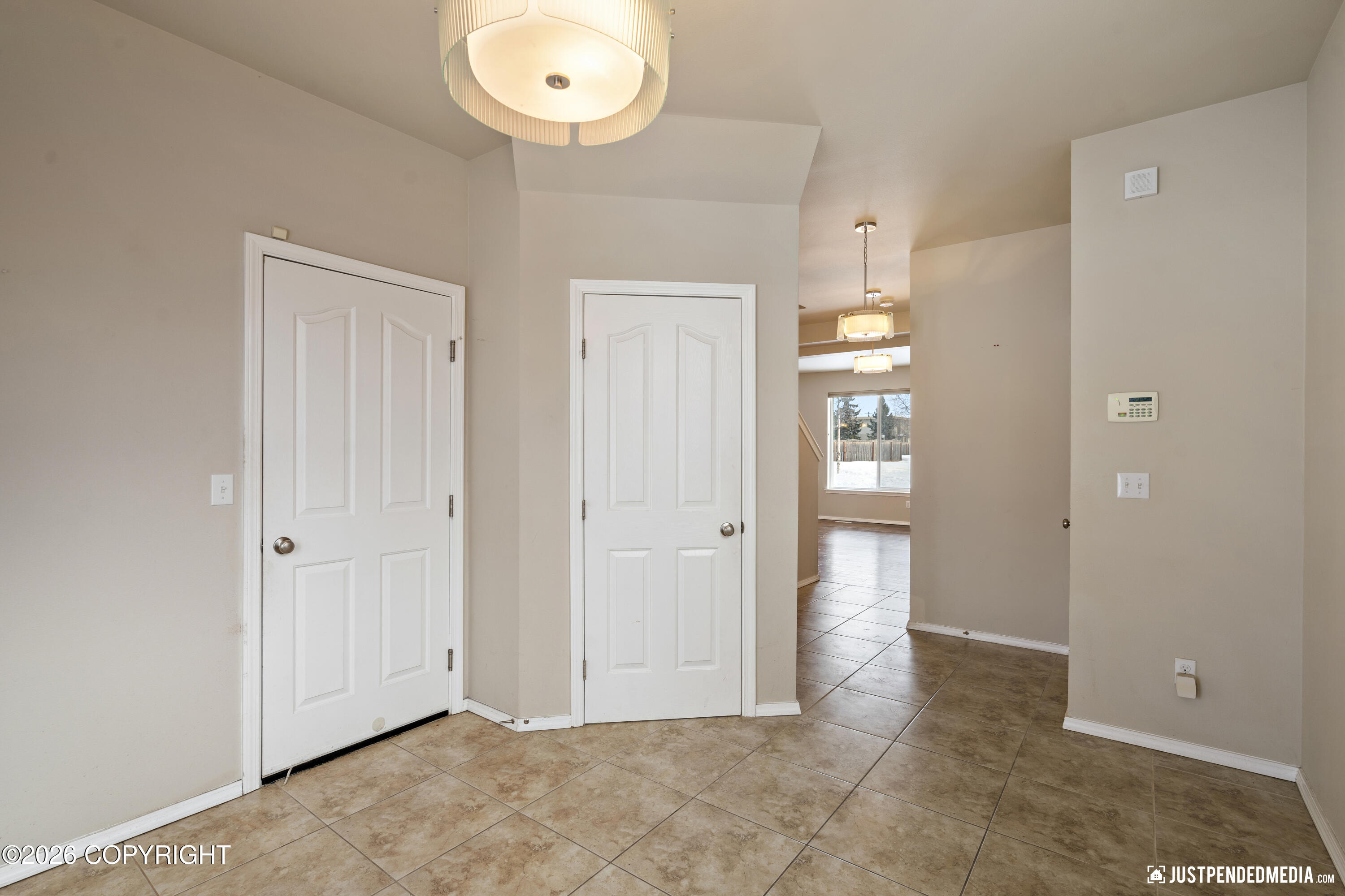 1007 Northpointe Bluff Drive Property Photo 5