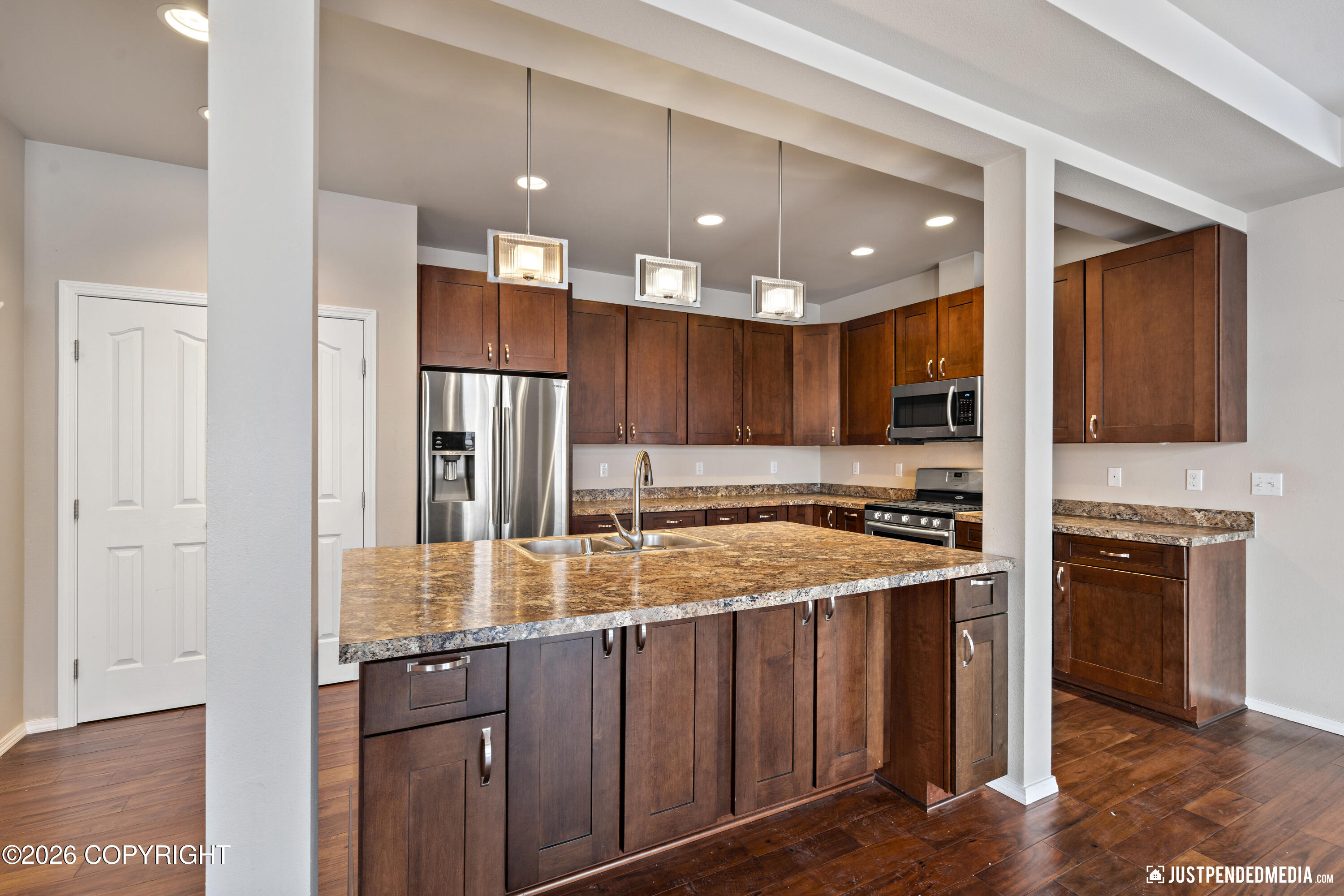1007 Northpointe Bluff Drive Property Photo 10