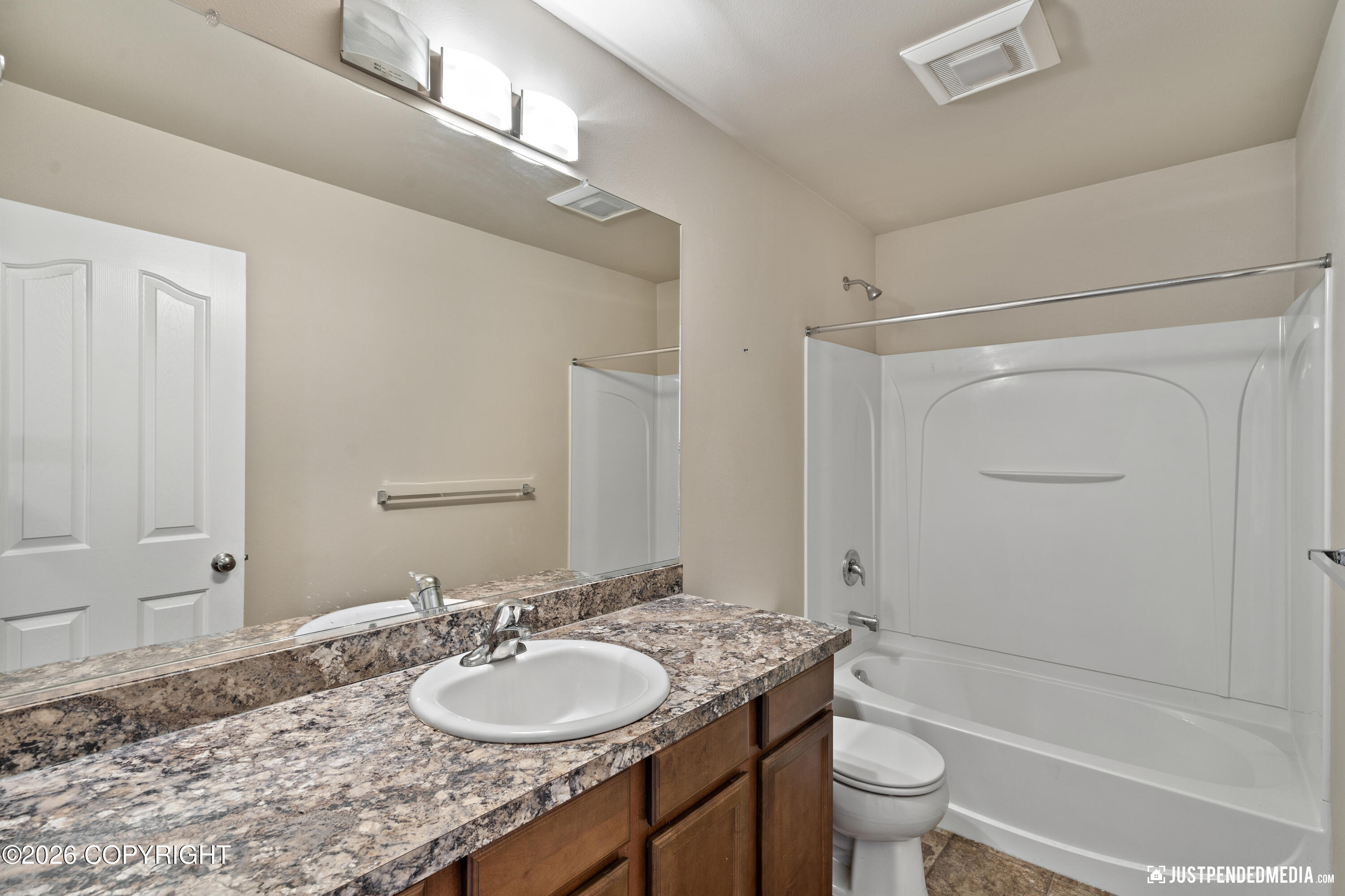 1007 Northpointe Bluff Drive Property Photo 24