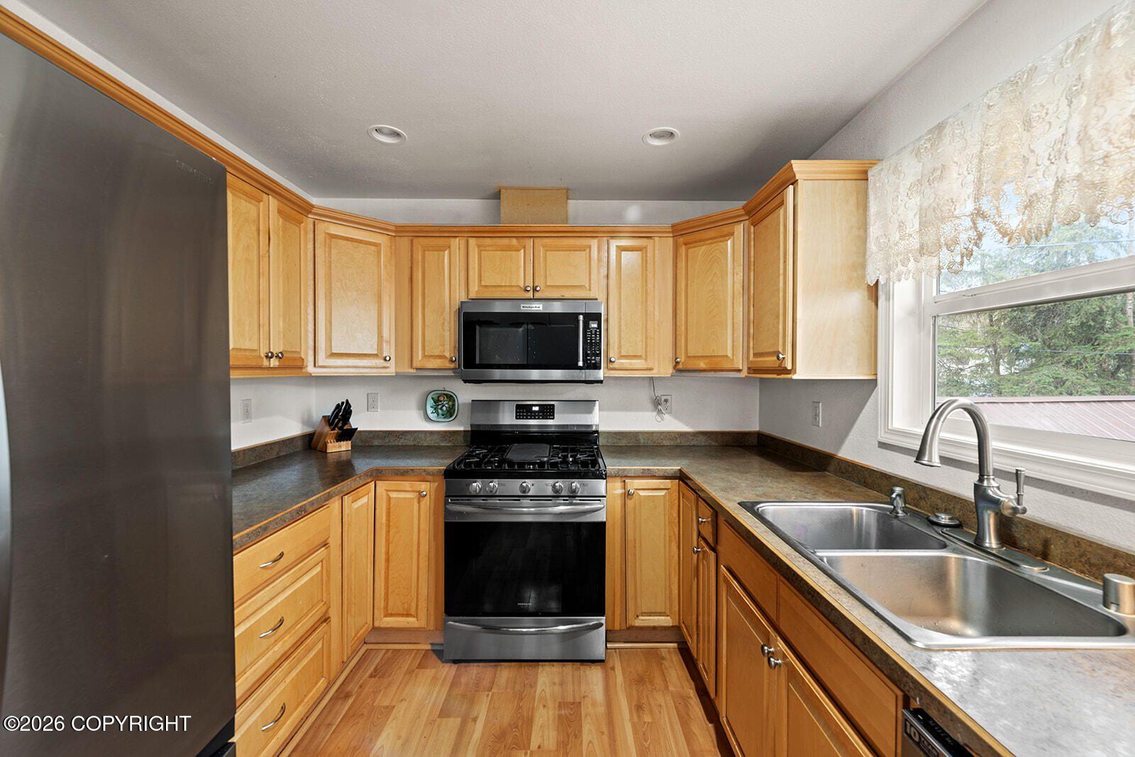10331 Genora Street Property Photo 7