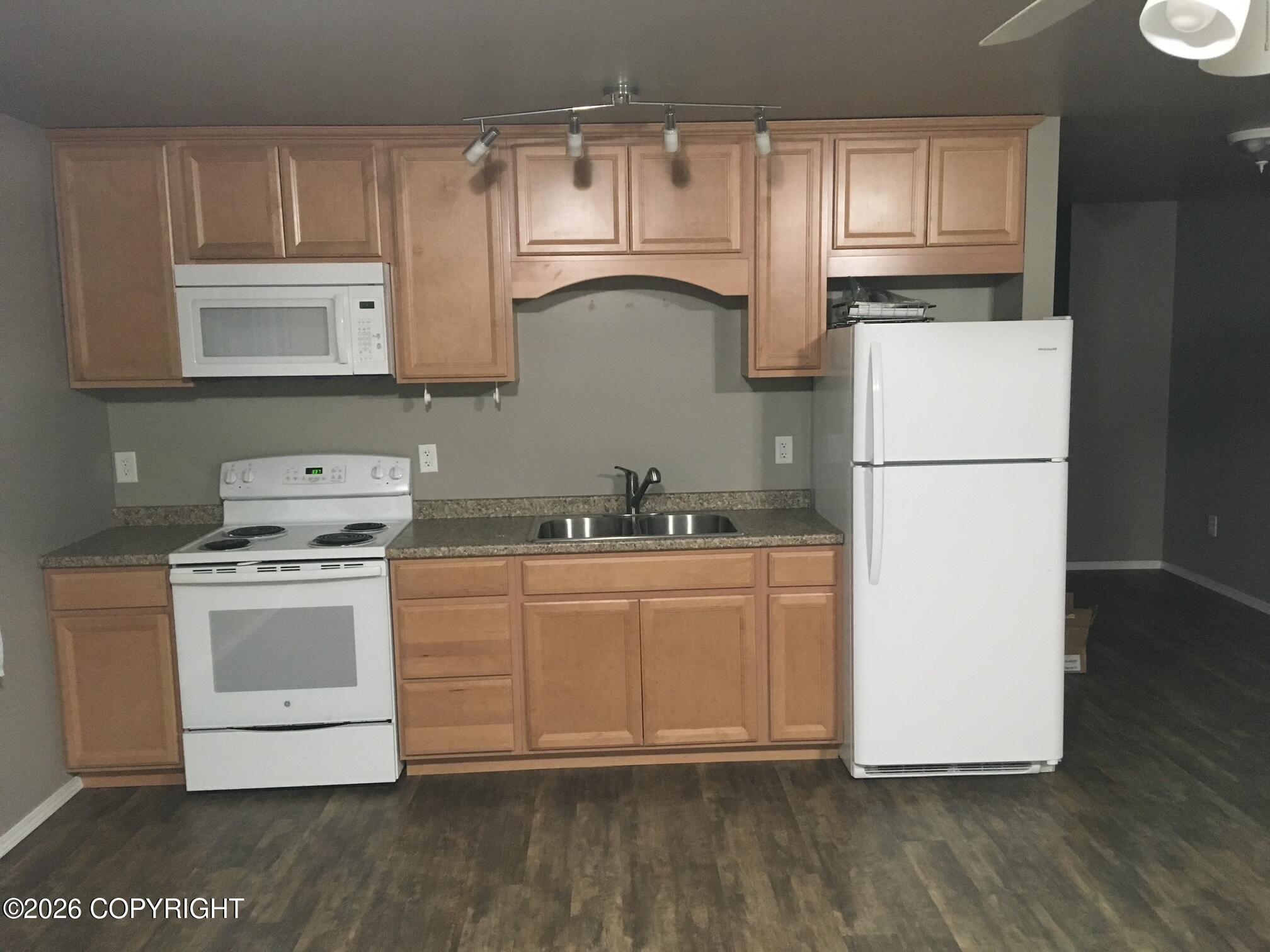 1585 Triple H Road Property Photo 5
