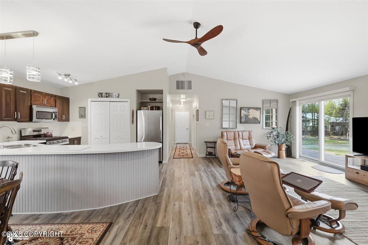 550 W Jack Fish Road Property Photo 4