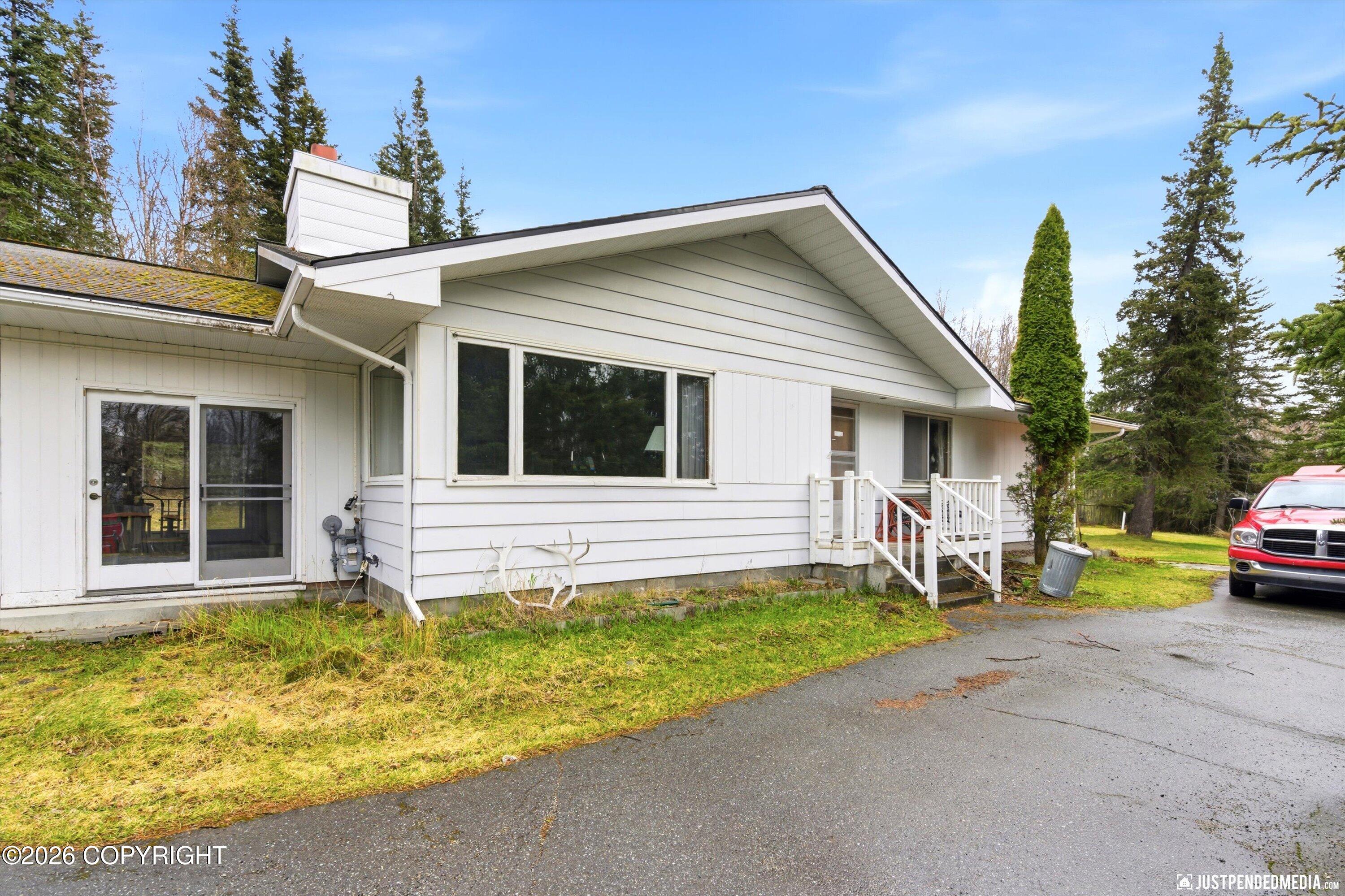 11901 Hillside Drive Property Photo 1