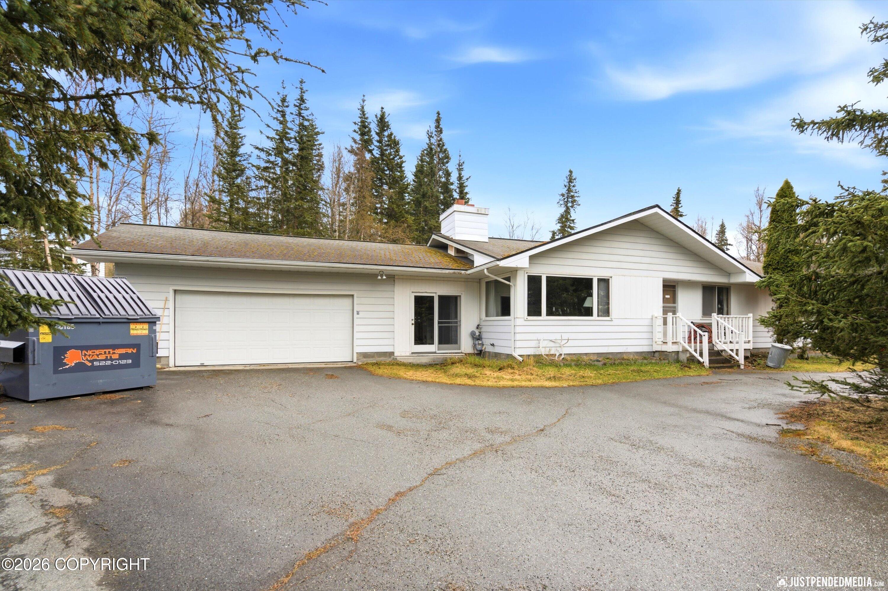 11901 Hillside Drive Property Photo 2