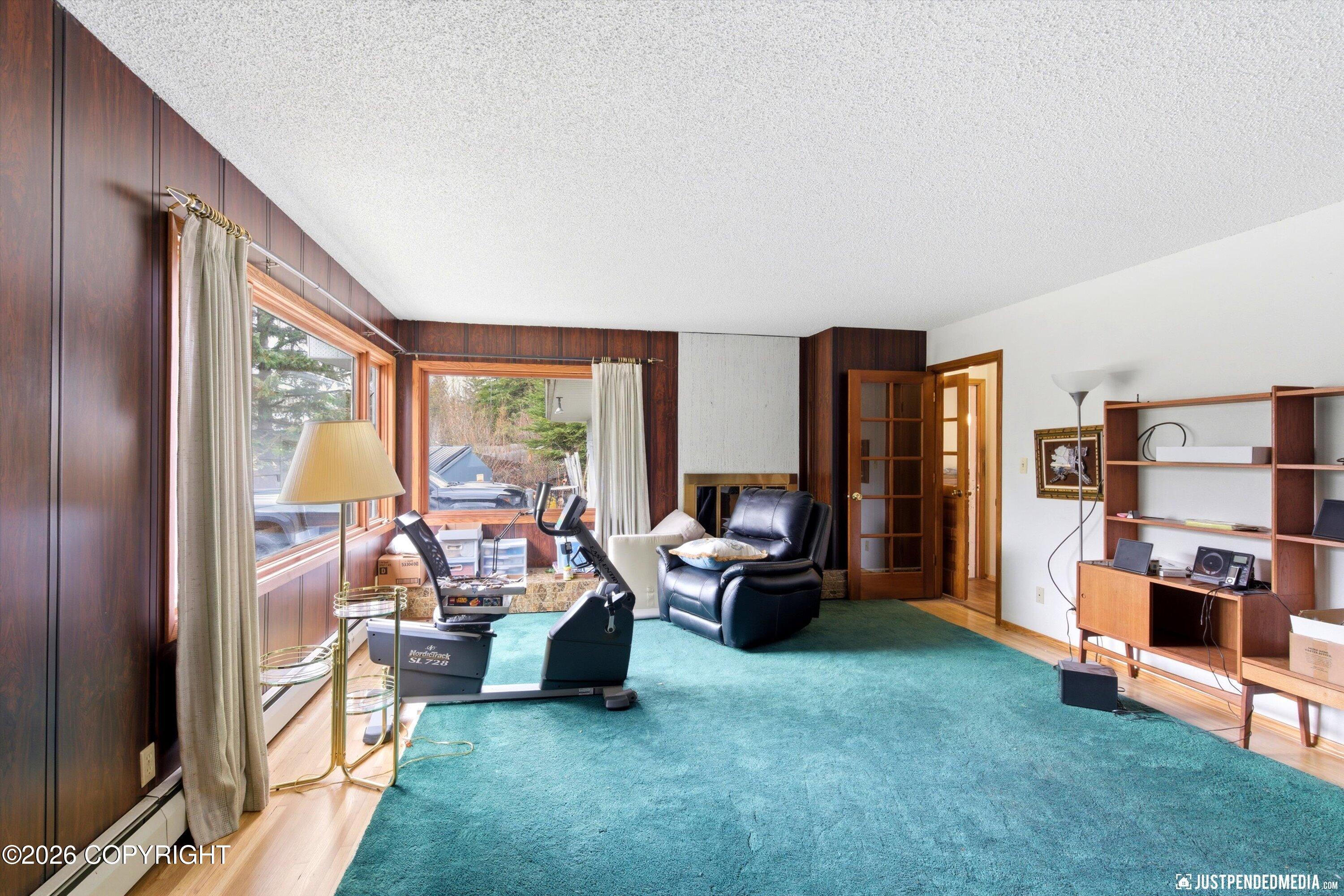 11901 Hillside Drive Property Photo 8