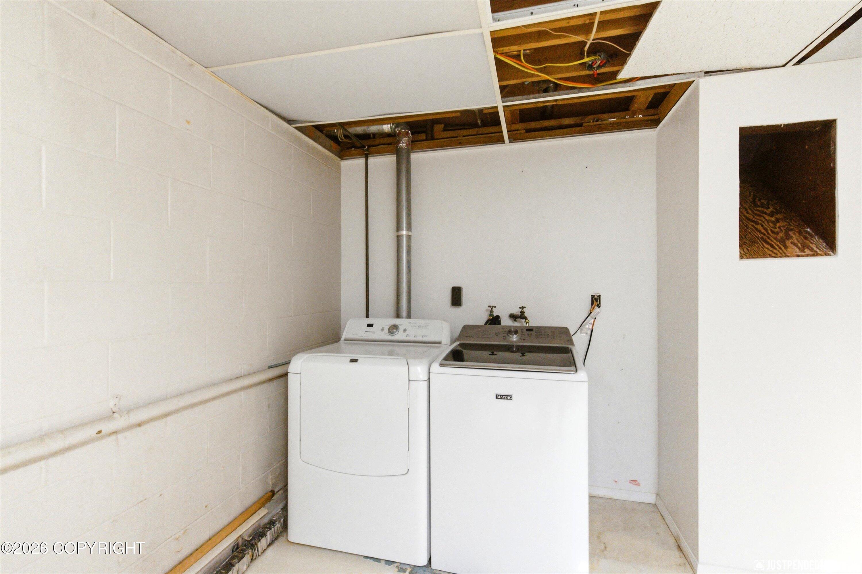 11901 Hillside Drive Property Photo 31