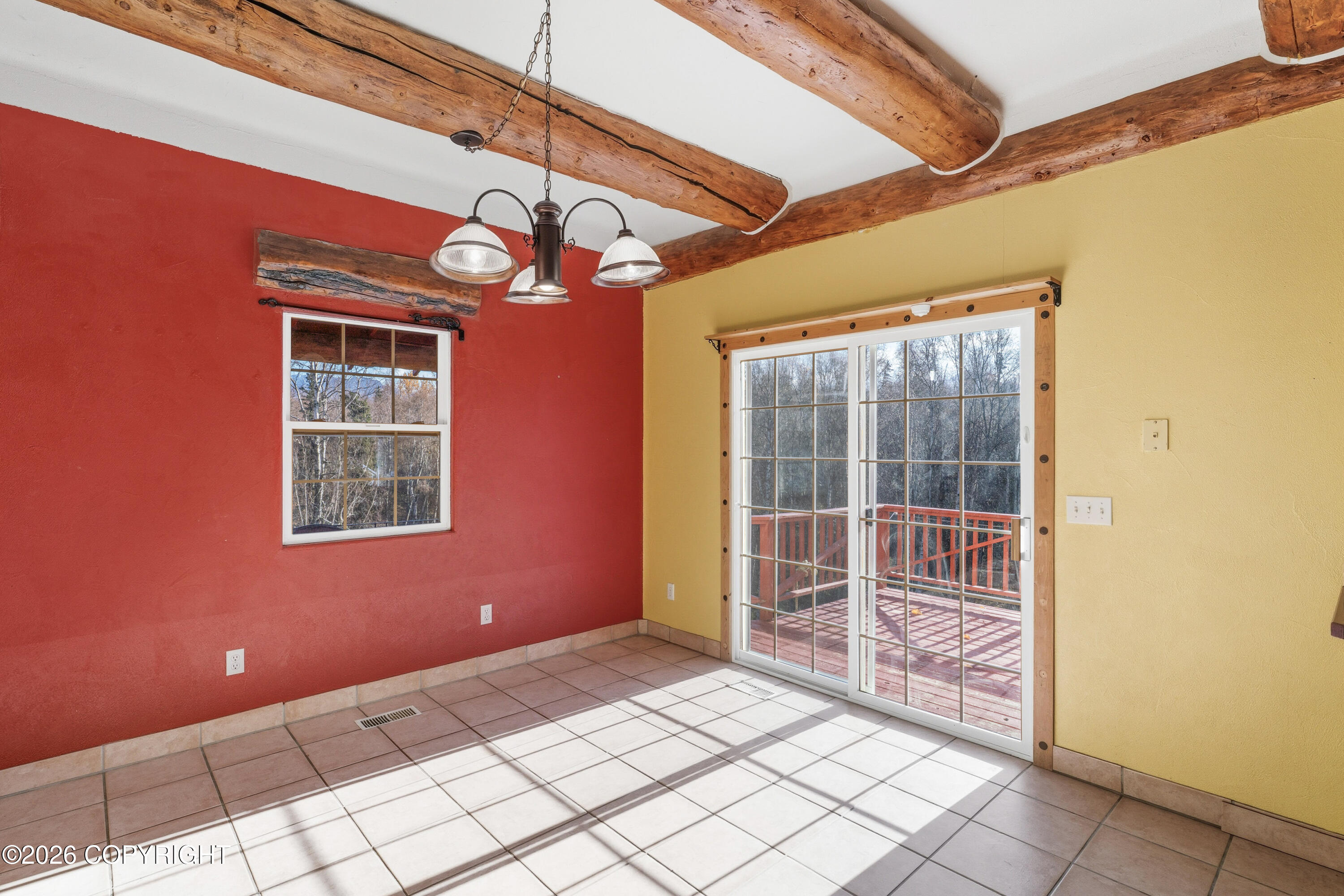 2300 N Laurel Drive Property Photo 8
