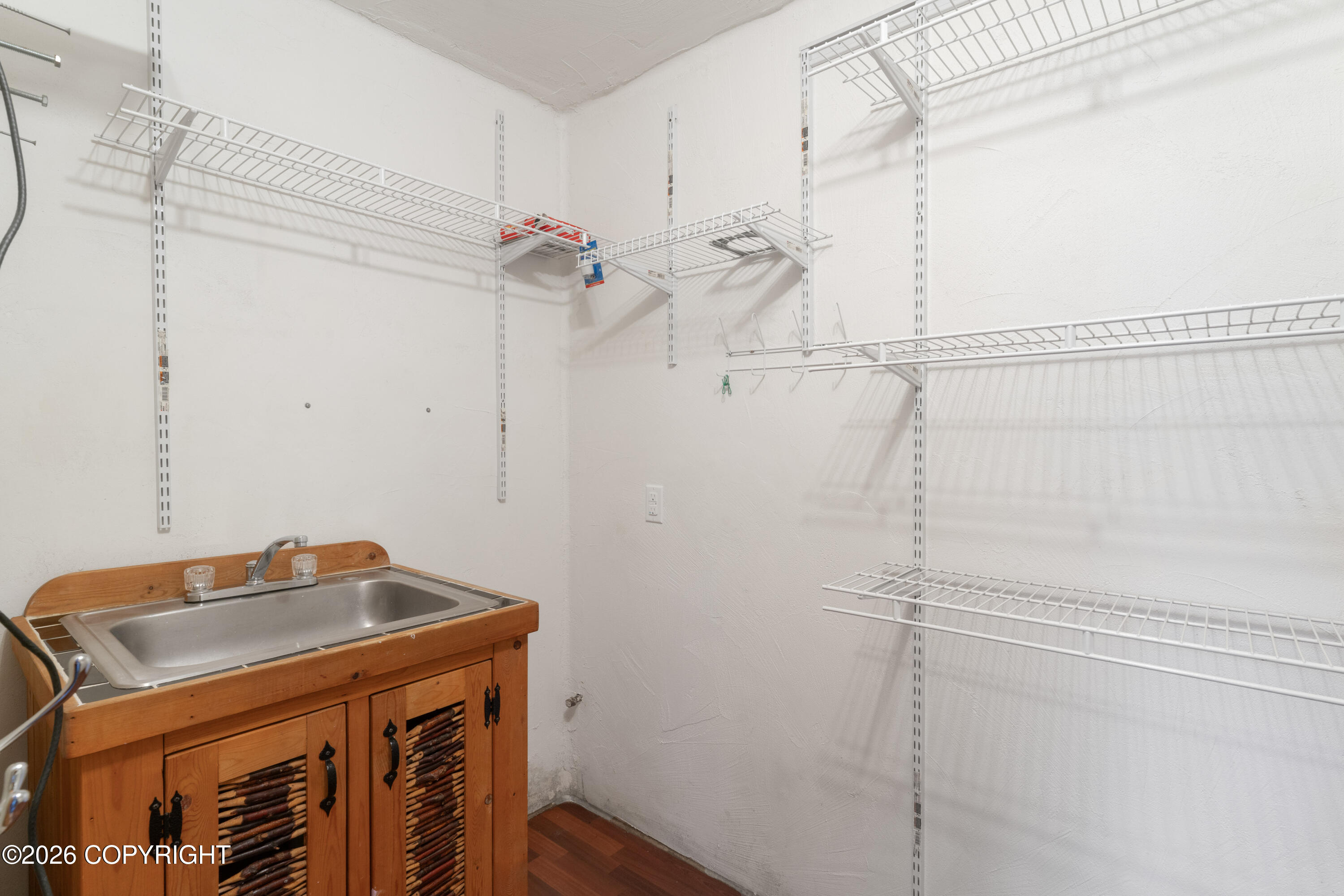 2300 N Laurel Drive Property Photo 34