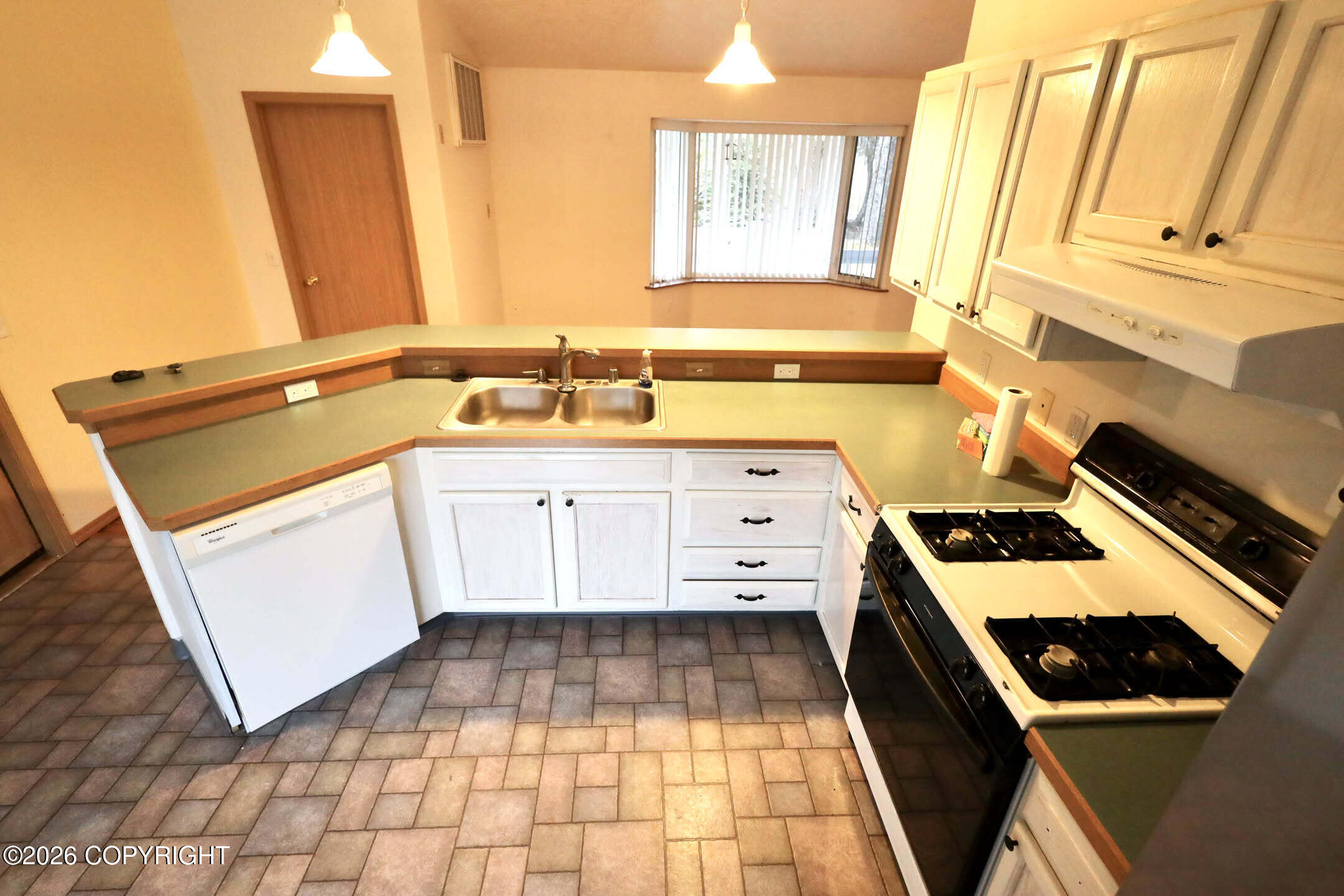 1604 Second Avenue Property Photo 9