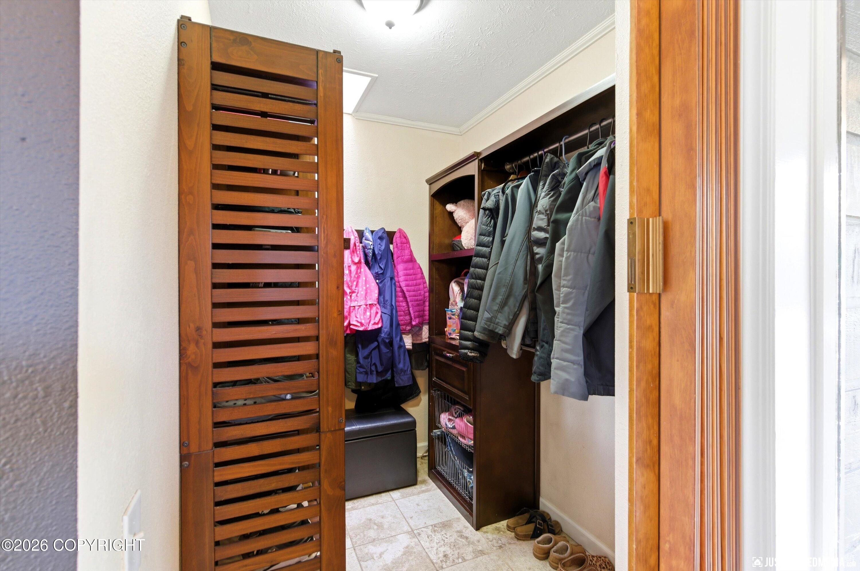 401 N Westcove Drive Property Photo 12
