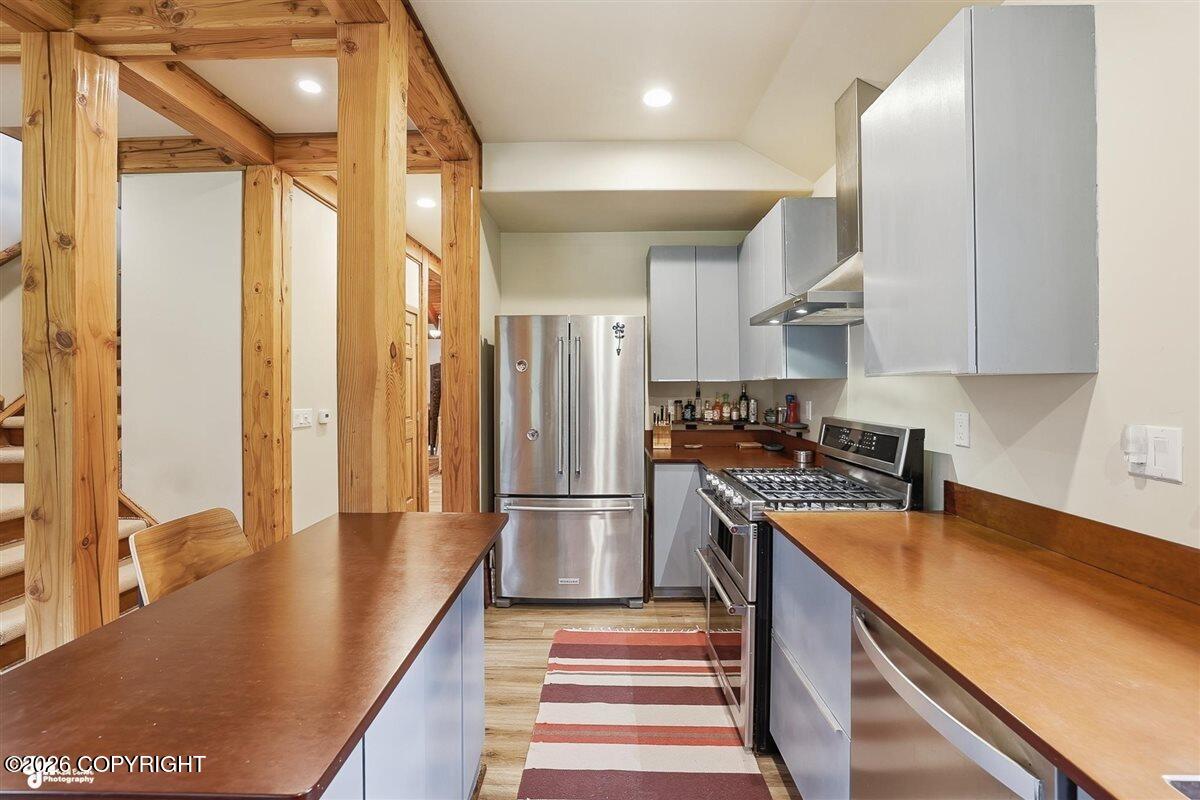 1125 Quinalt Avenue Property Photo 9