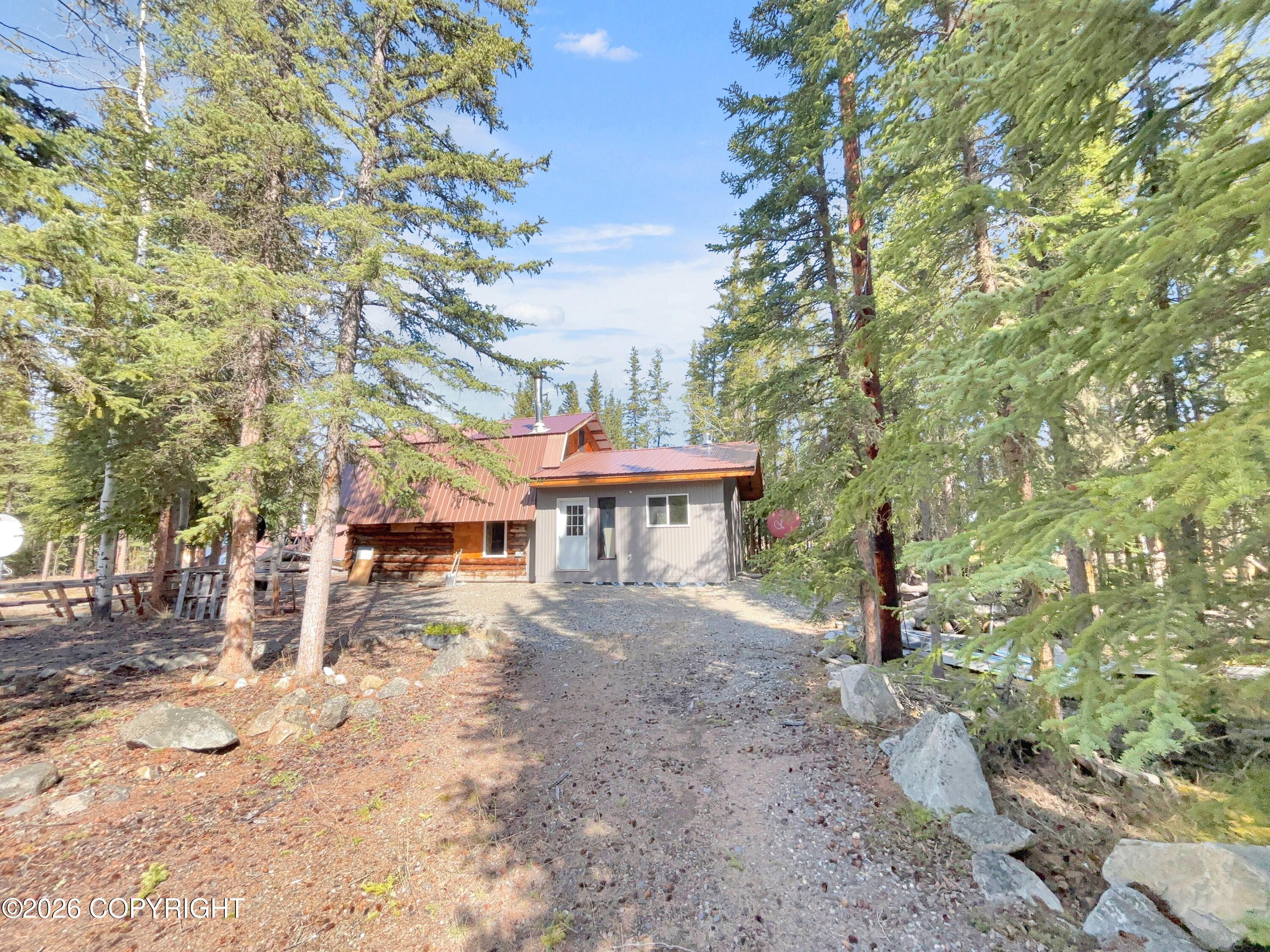 1318.5 Alaska Highway Property Photo 1