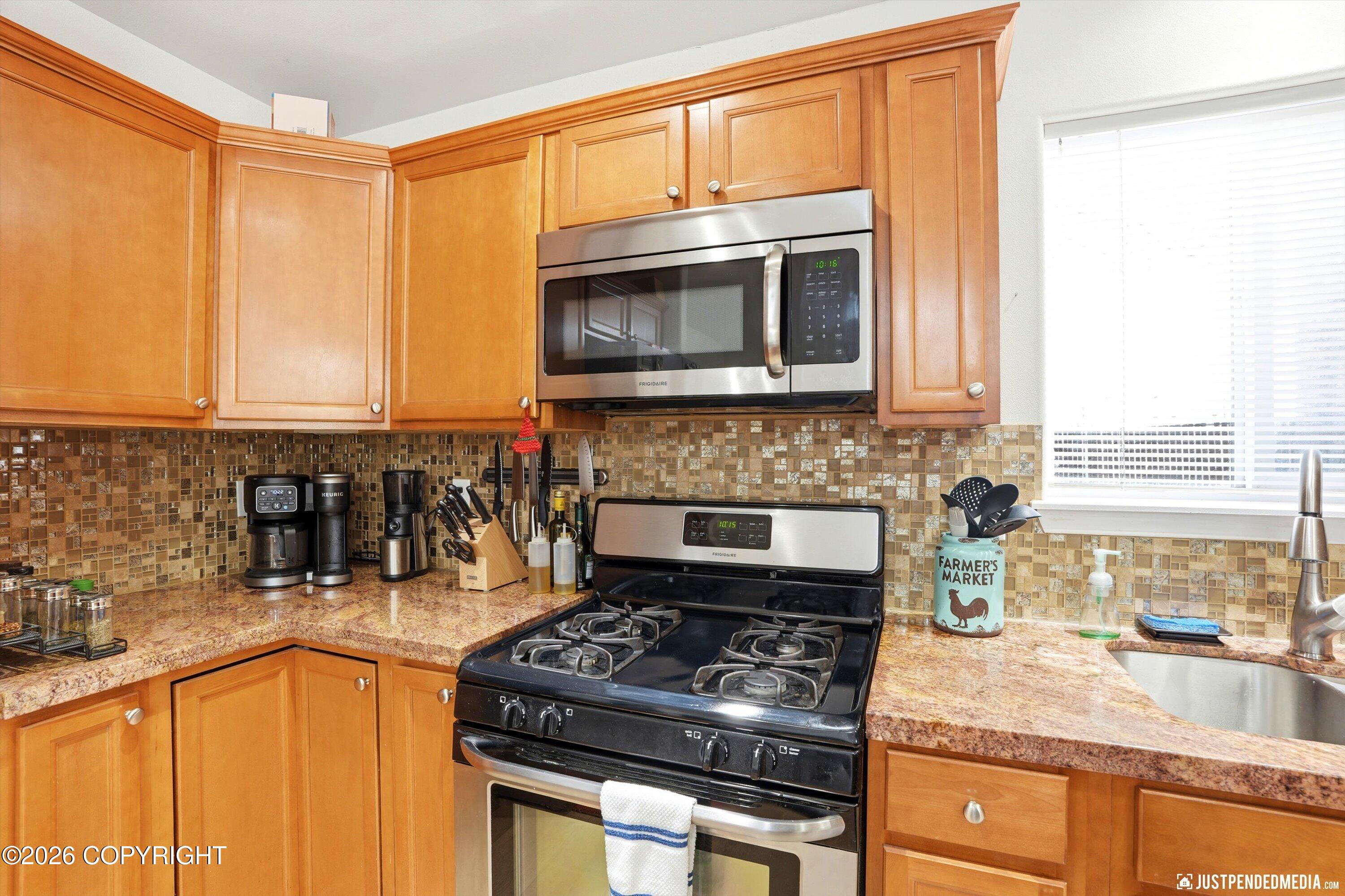 17427 Rachel Avenue Property Photo 9