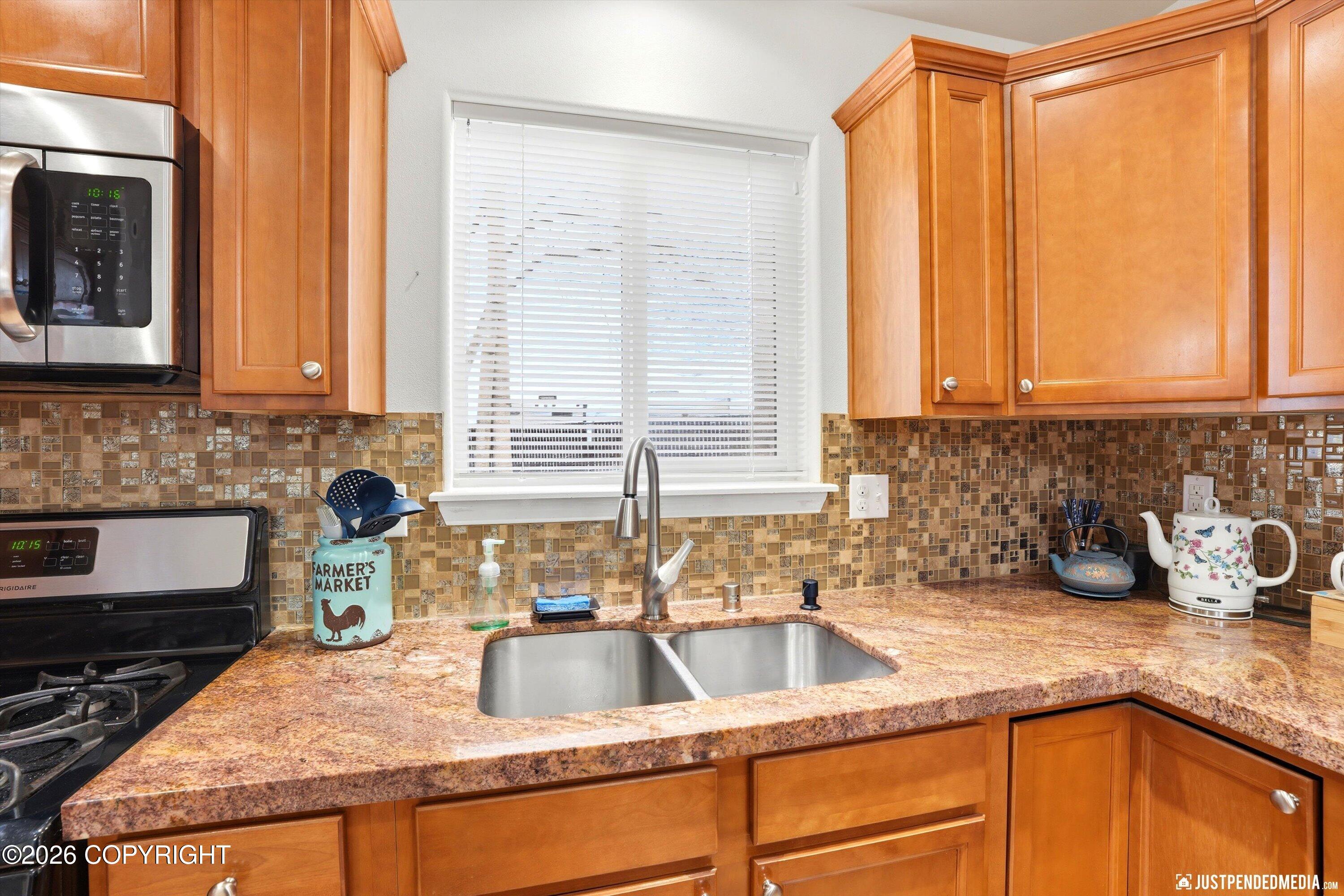 17427 Rachel Avenue Property Photo 10