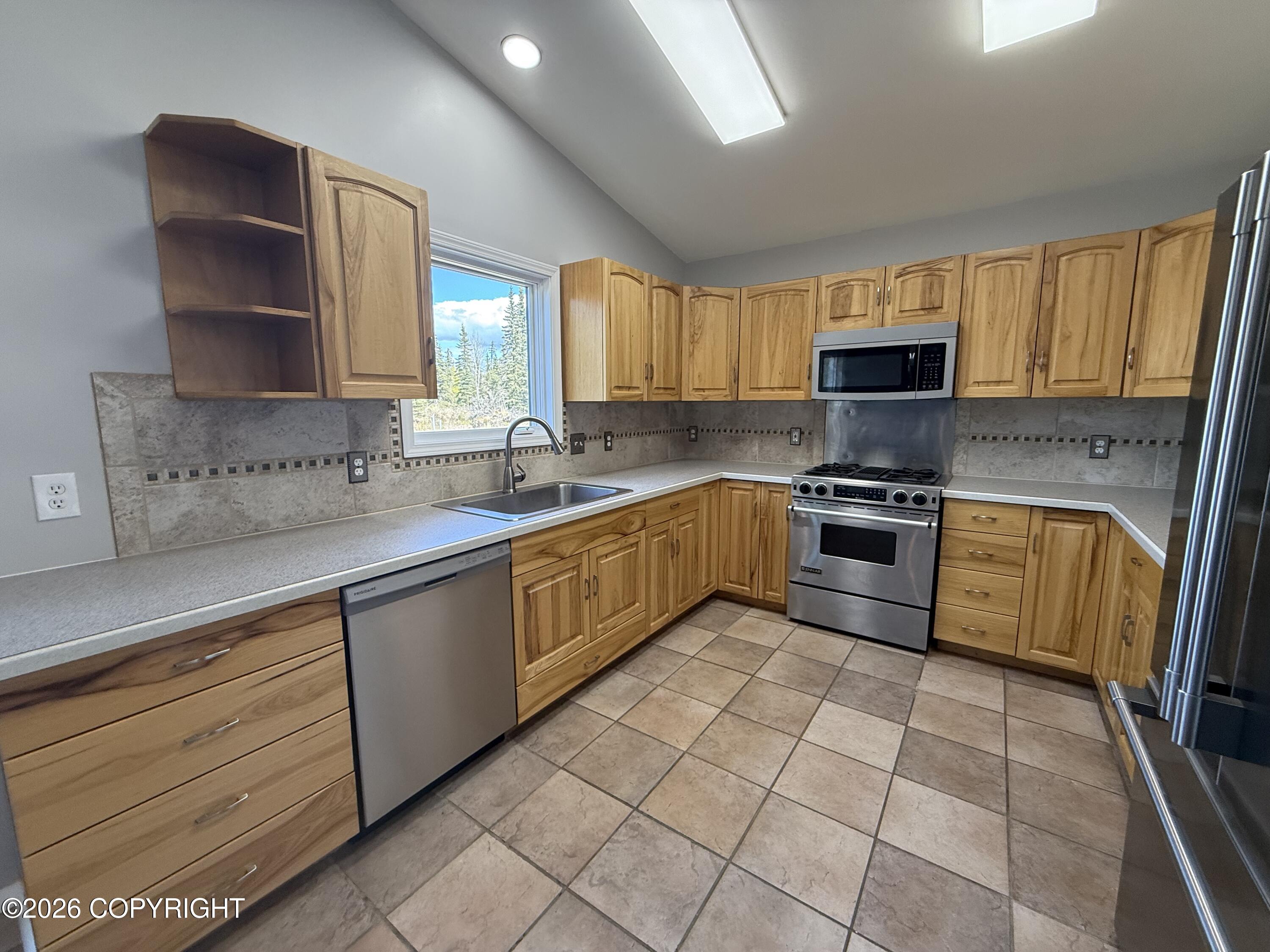 53350 Empress Avenue Property Photo 11