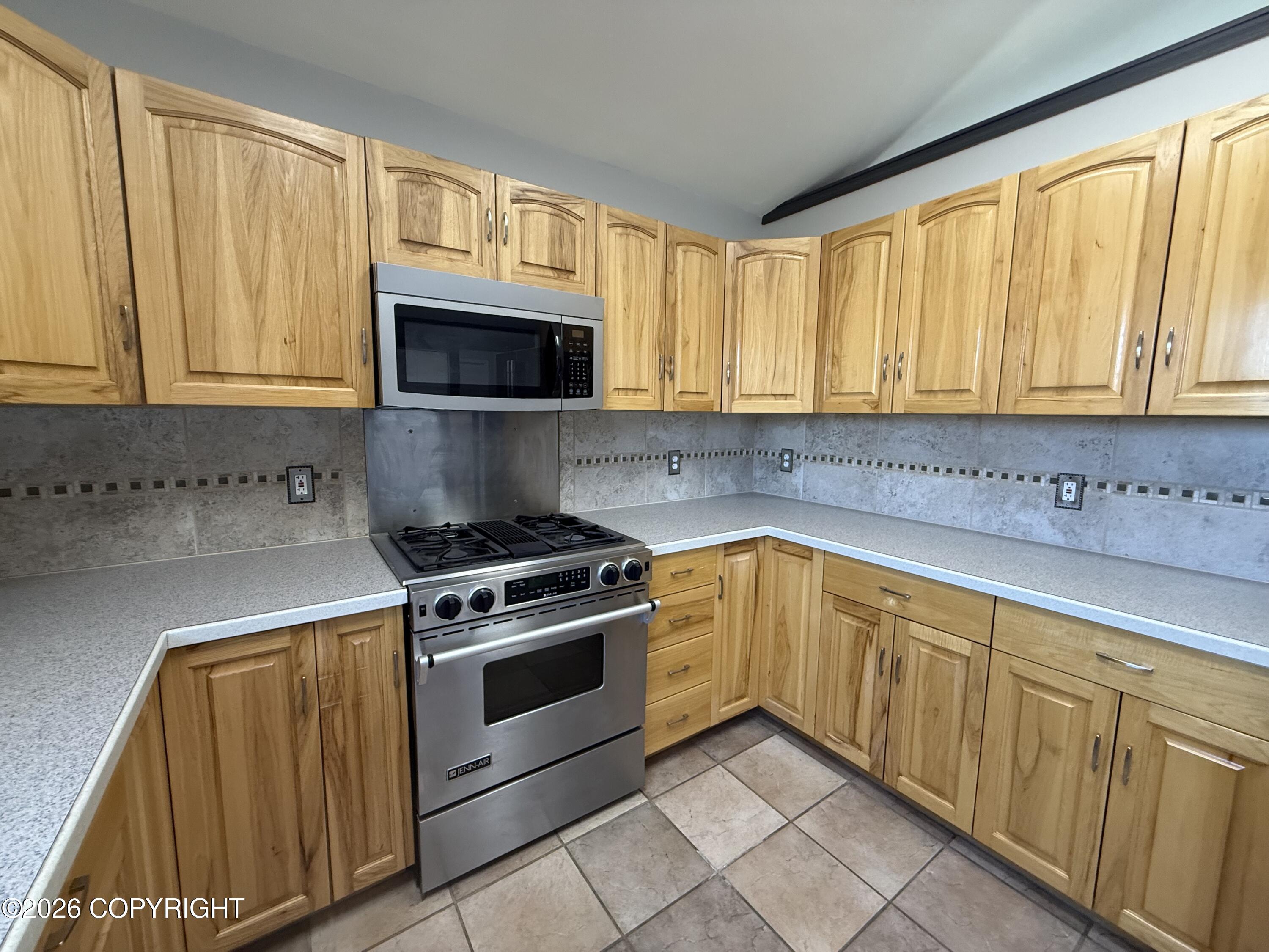 53350 Empress Avenue Property Photo 11