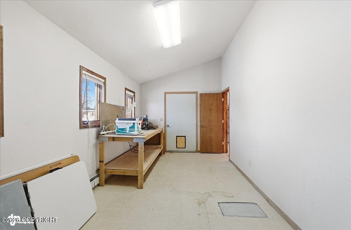 323 W Rockwell Avenue Property Photo 25