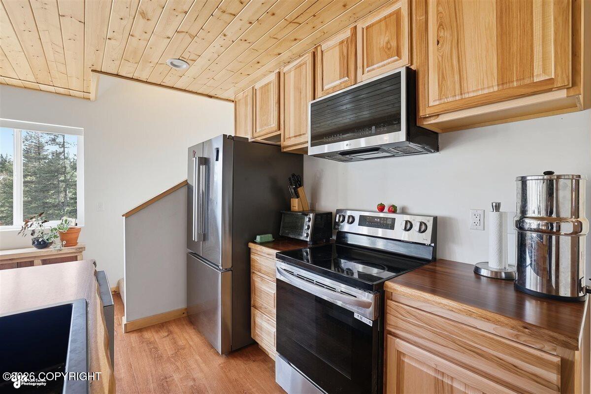 37200 Climbing Street Property Photo 14
