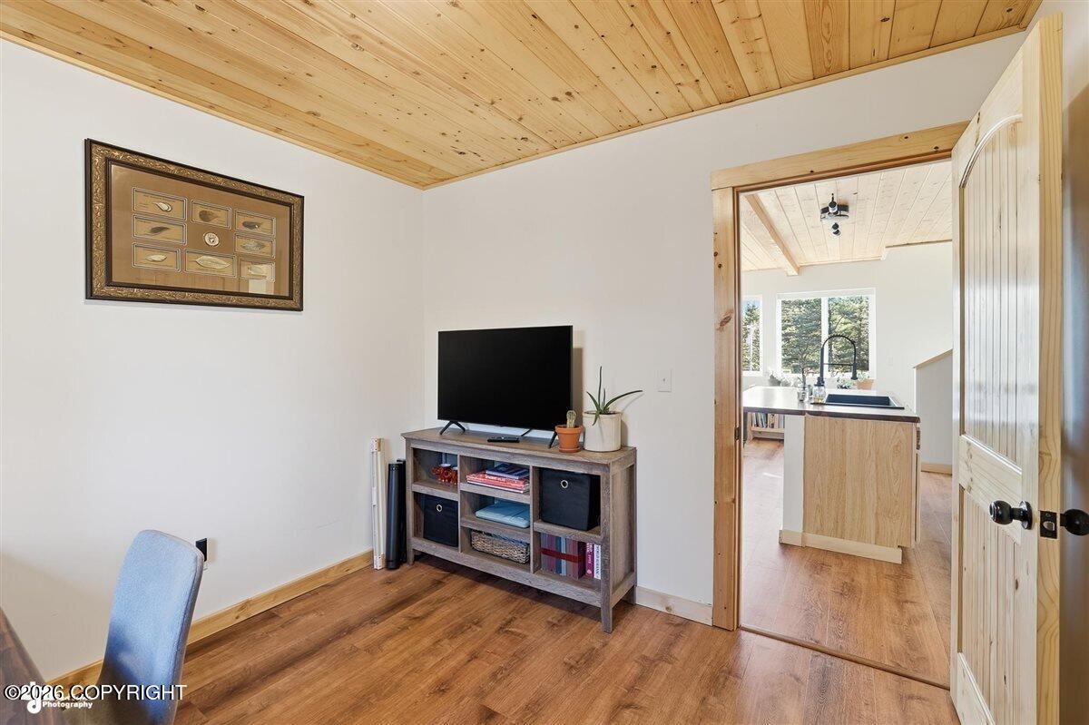 37200 Climbing Street Property Photo 19