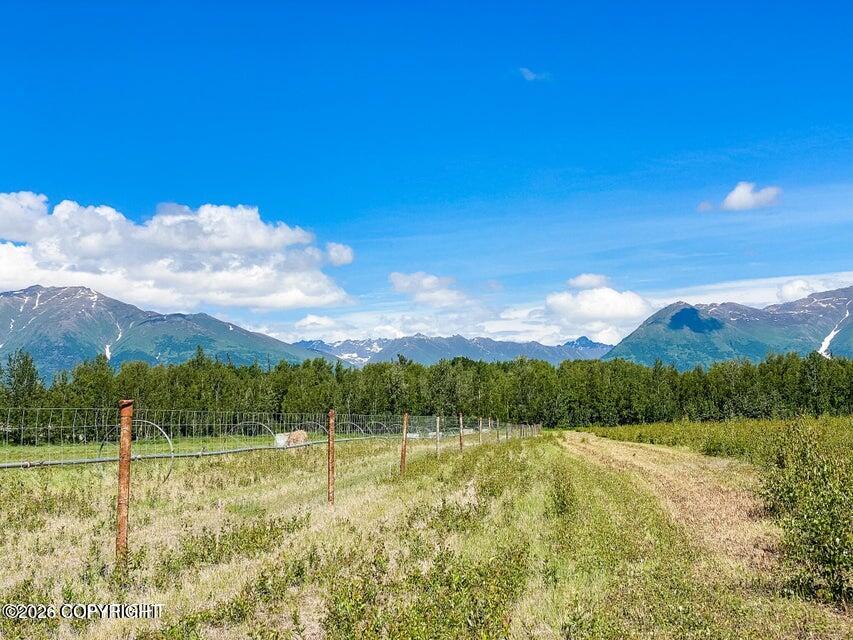 5800 N Cunningham Road Property Photo 6