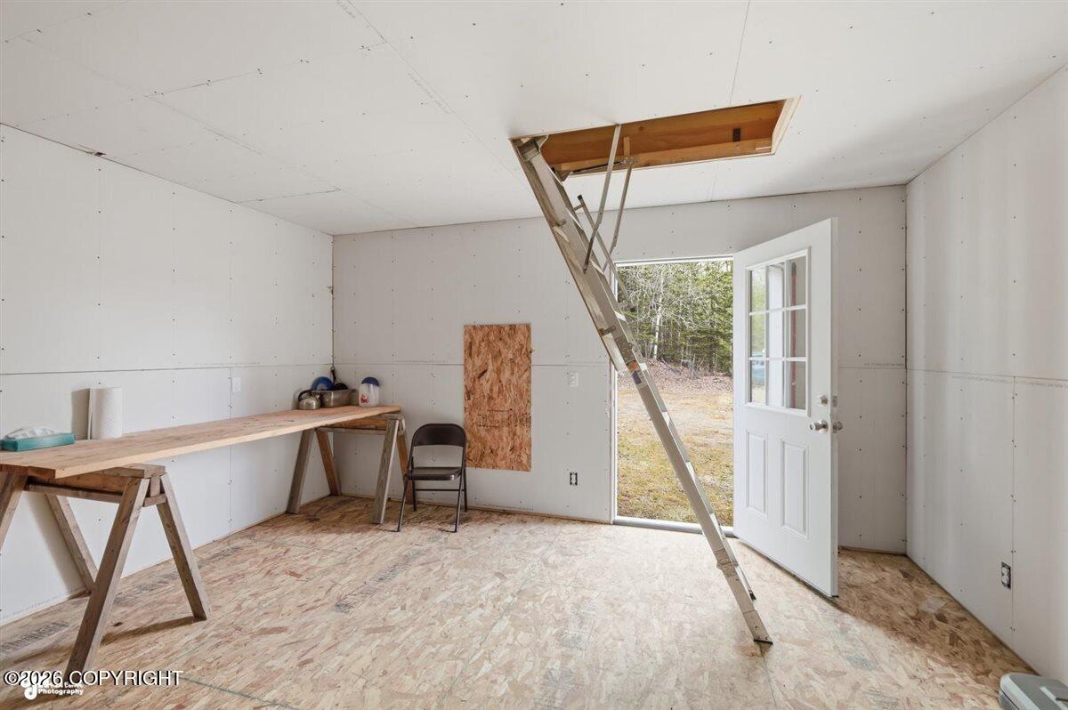 27048 W Parks Highway Property Photo 6