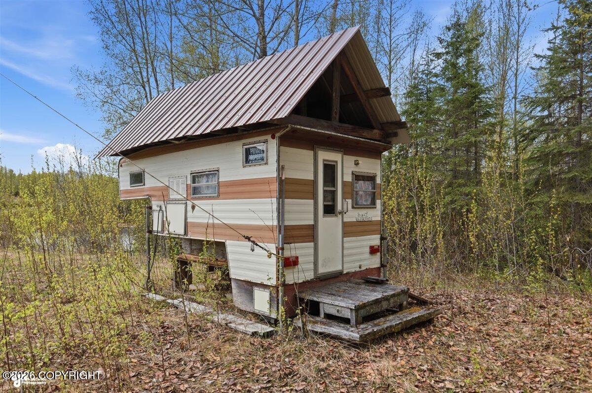 27048 W Parks Highway Property Photo 9