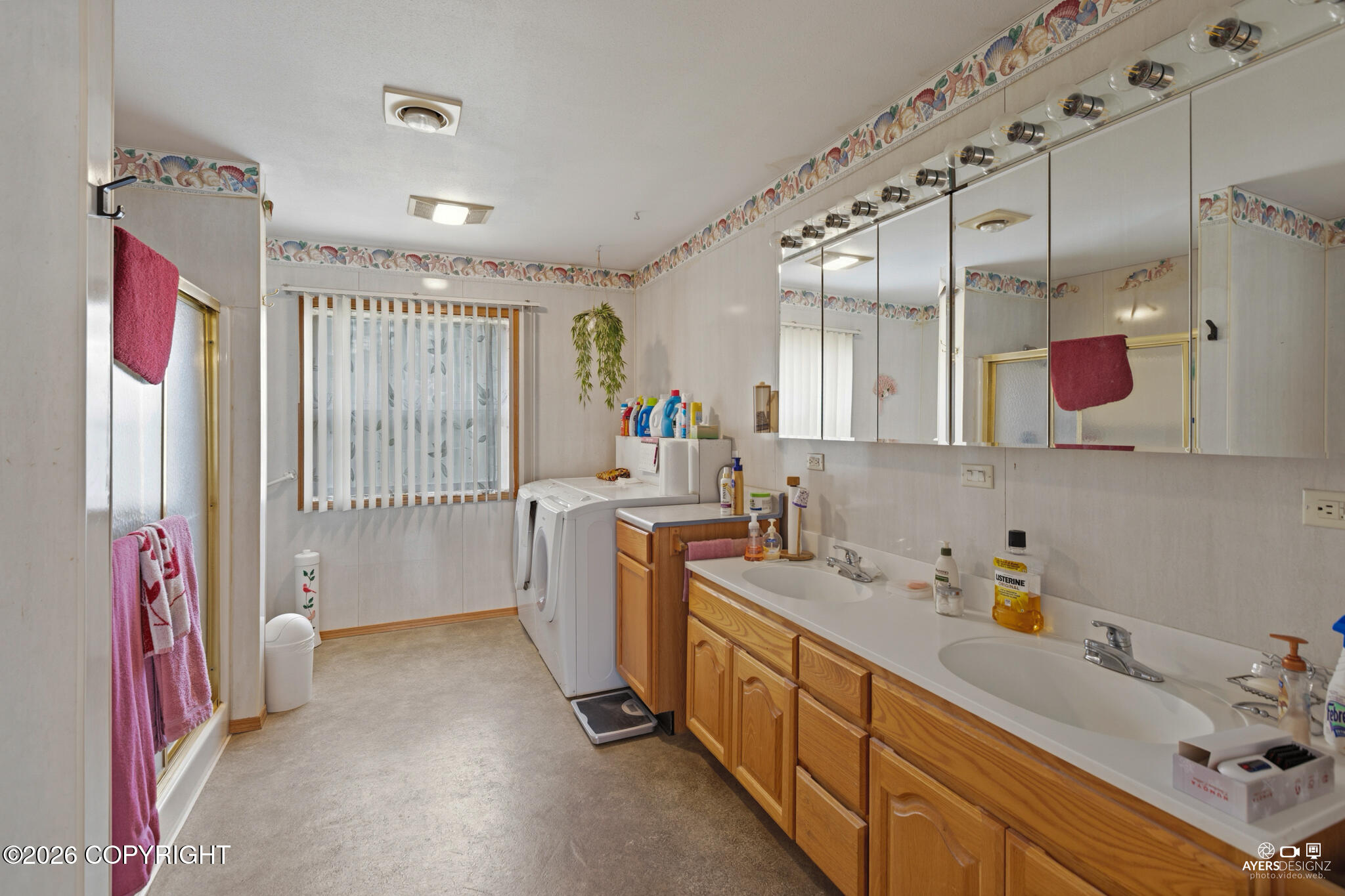 377 W Marydale Avenue Property Photo 16