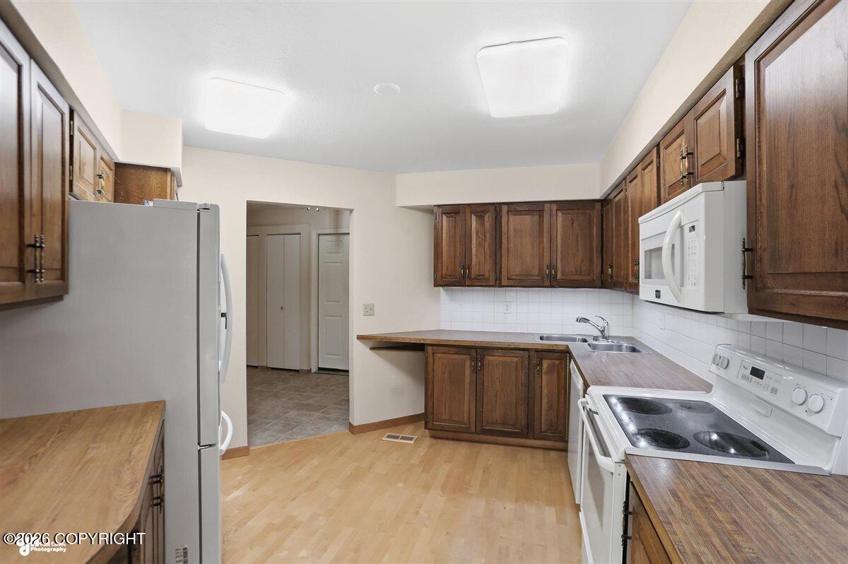 2615 Sorbus Circle Property Photo 13