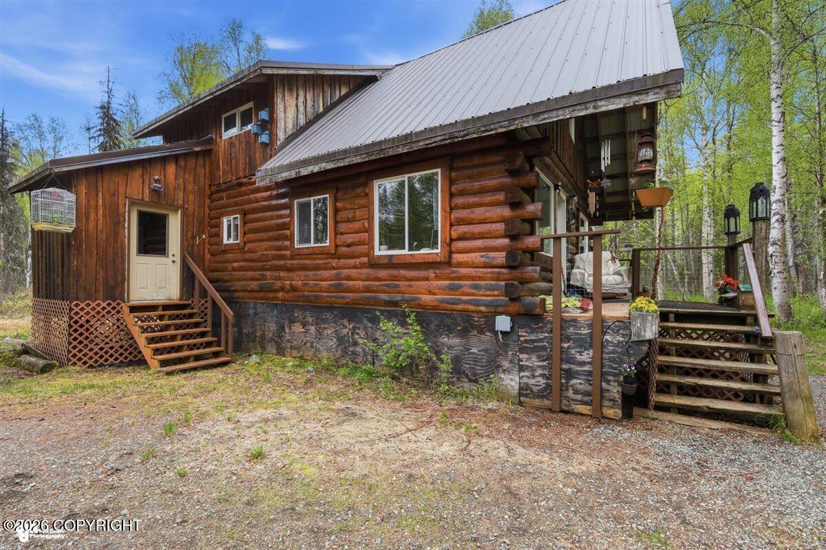21686 W Creekside Drive Property Photo 1