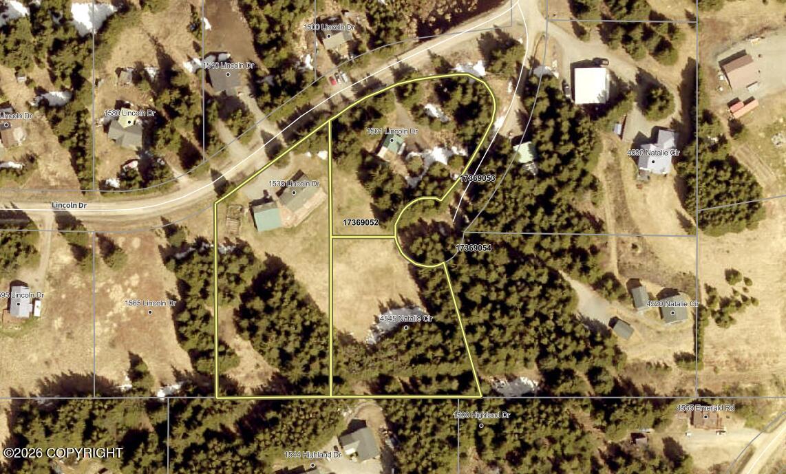 1535 Lincoln Drive Property Photo 3
