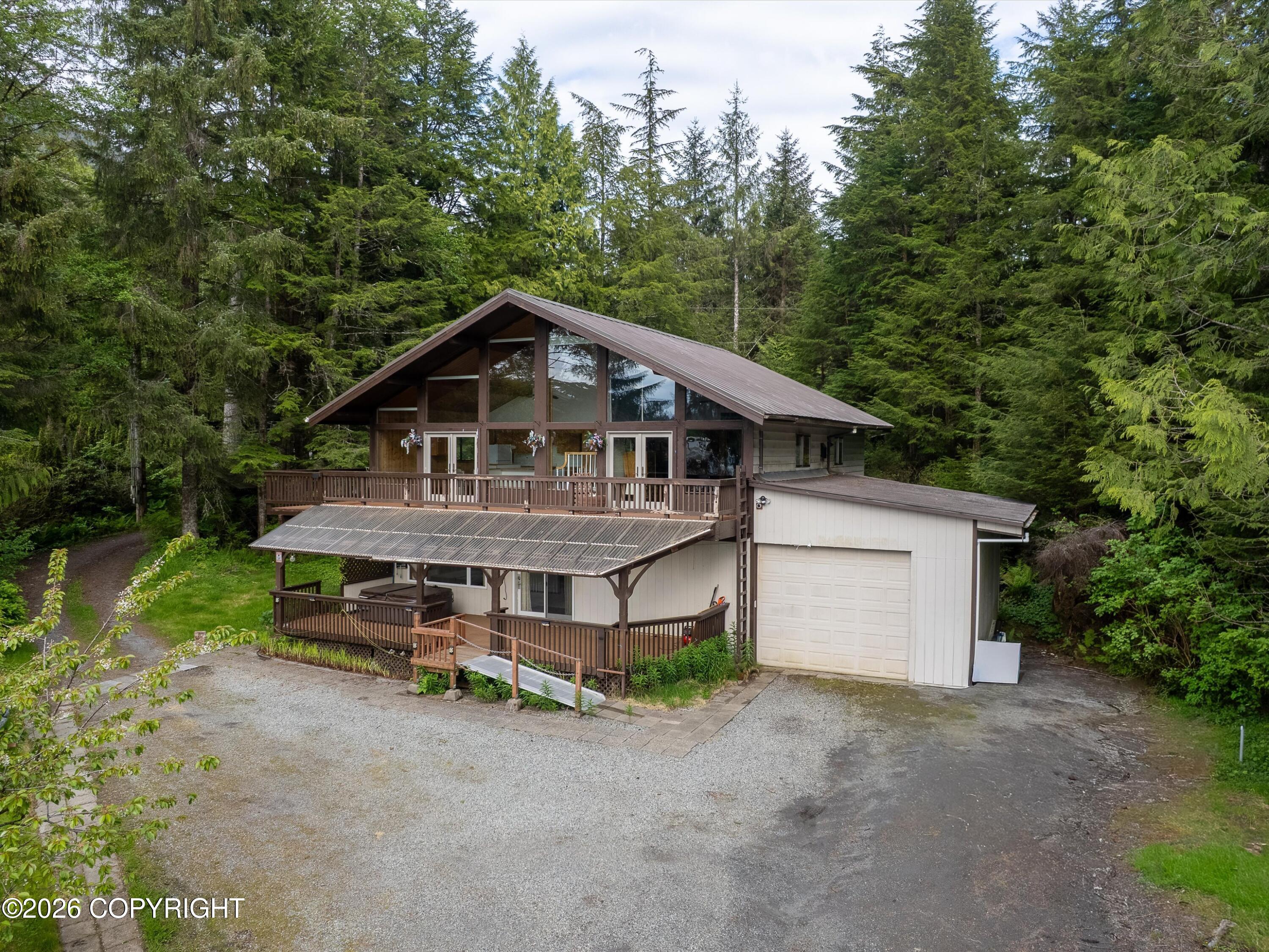 641/643 Sunset Drive Property Photo 4