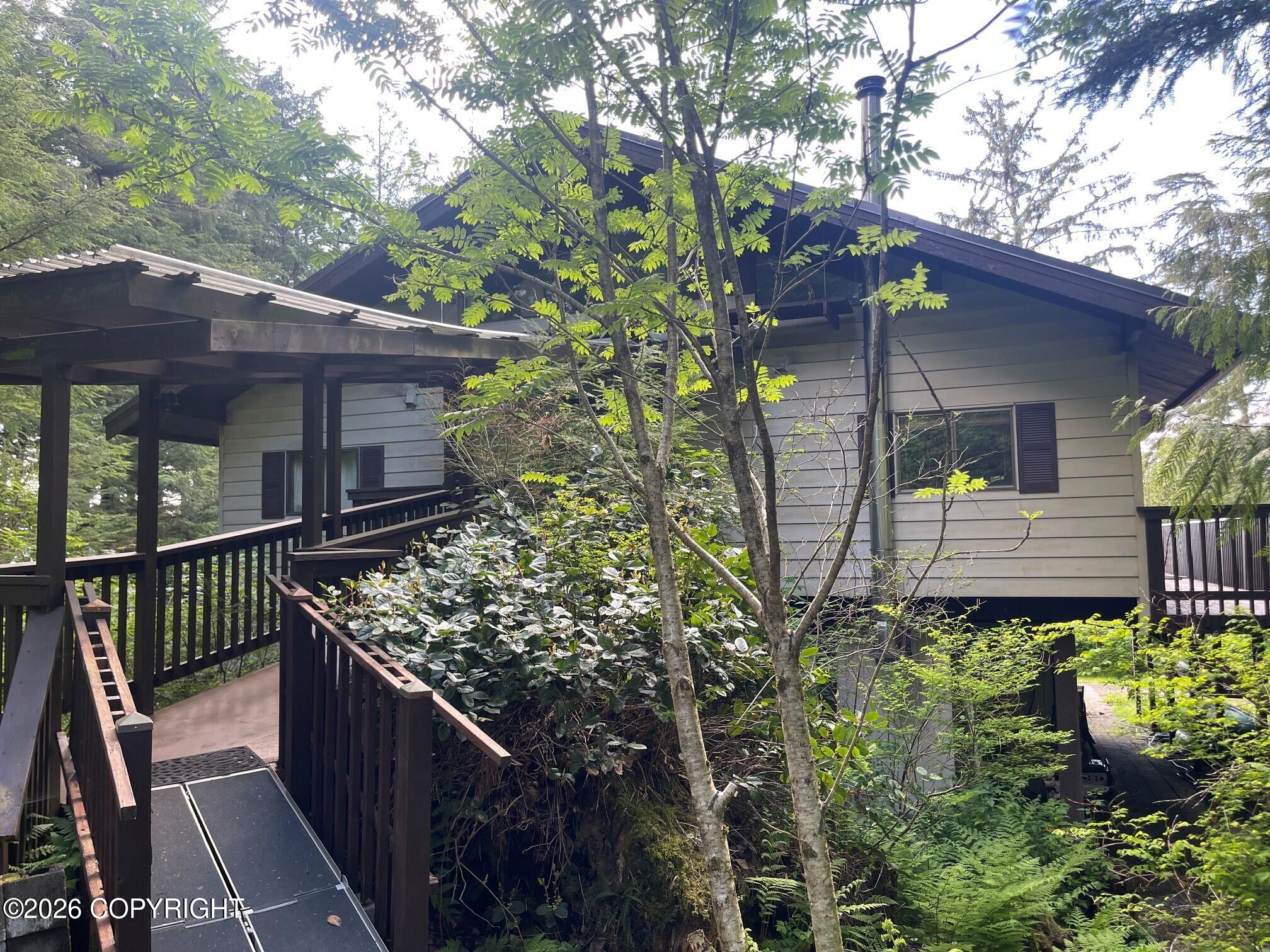 641/643 Sunset Drive Property Photo 7