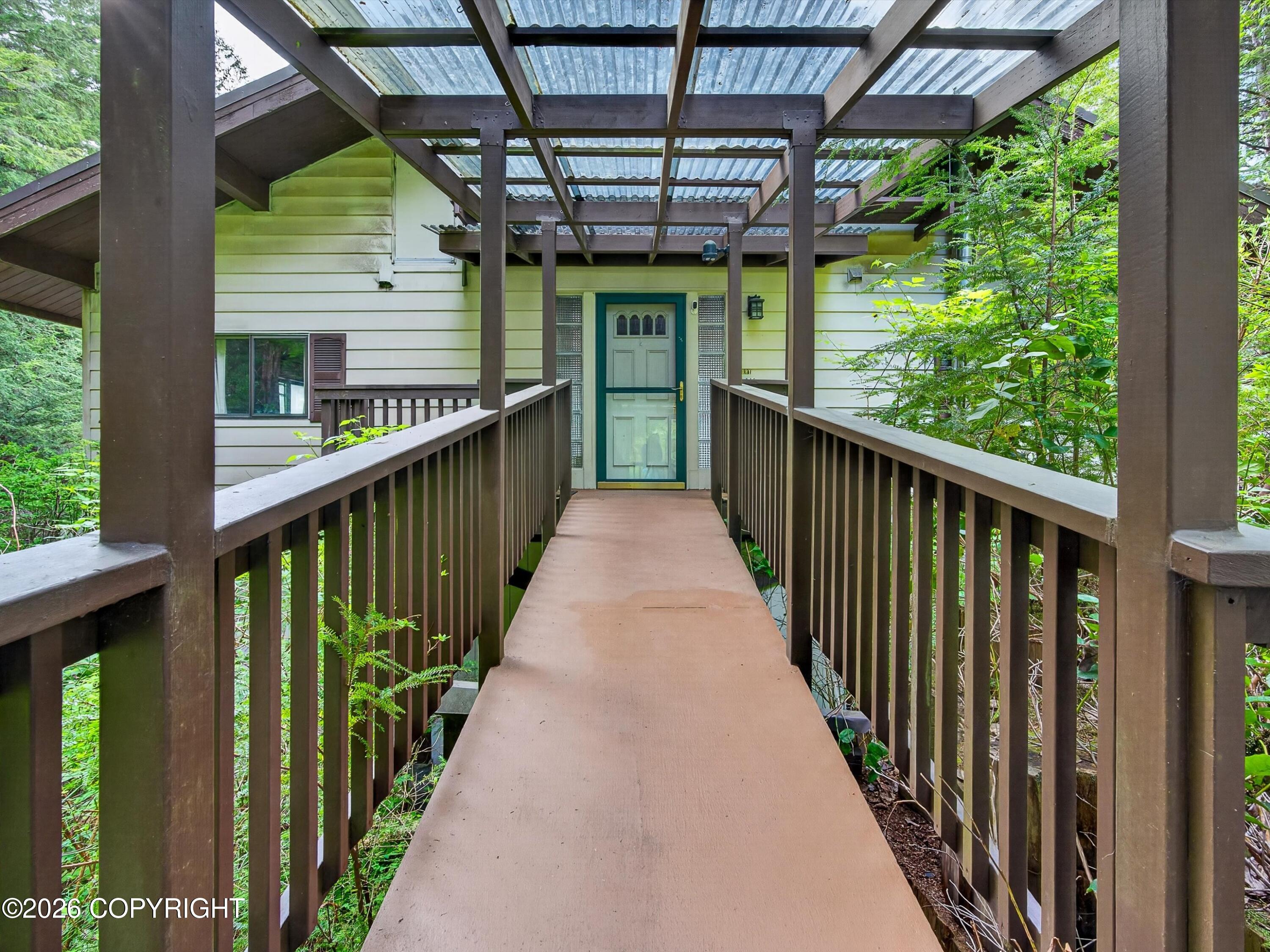 641/643 Sunset Drive Property Photo 9