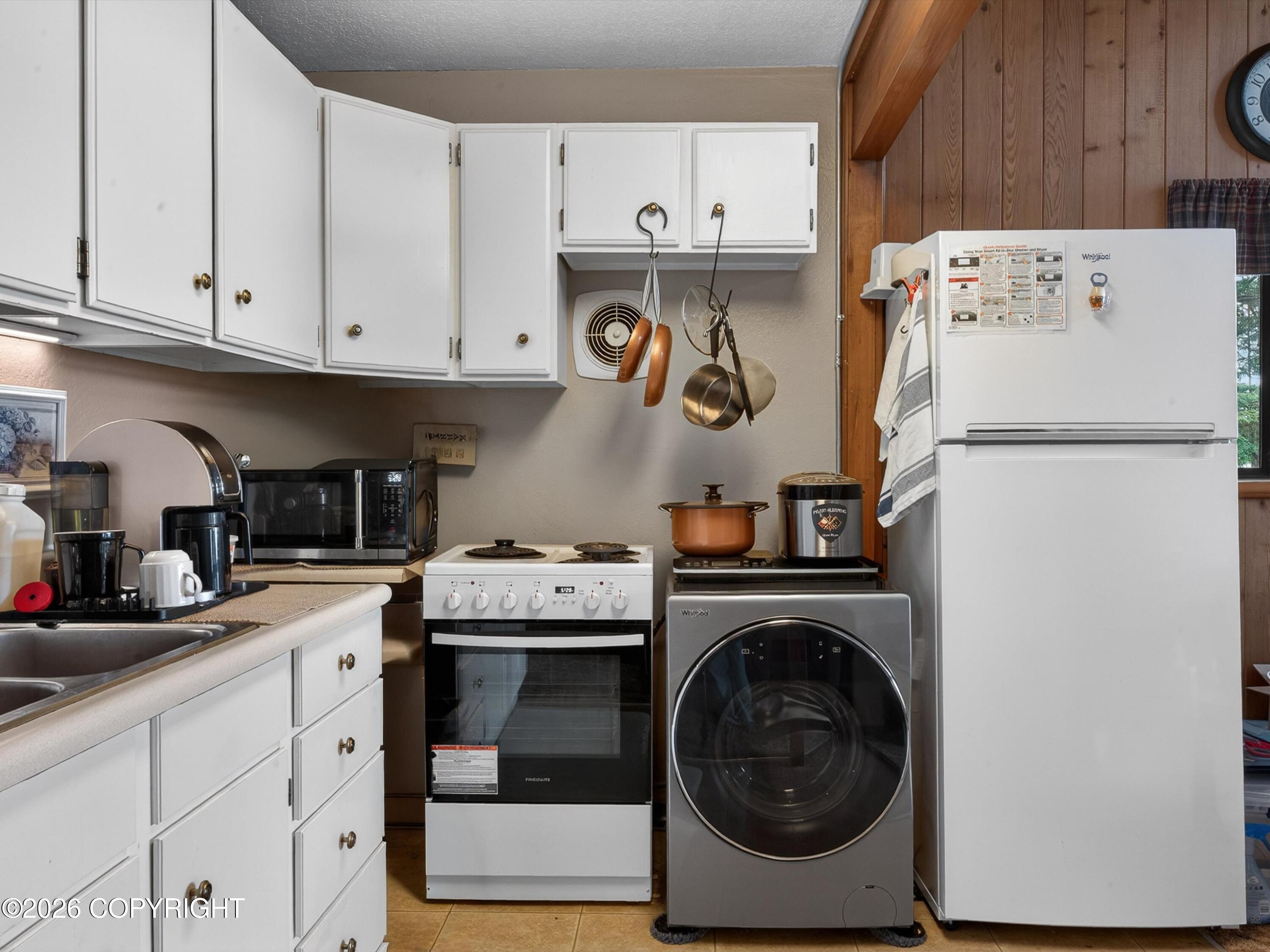 641/643 Sunset Drive Property Photo 46