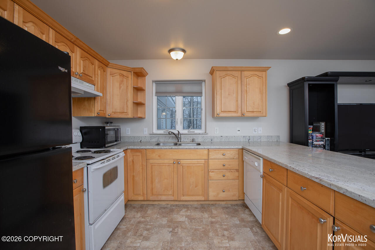 8032 W Donna Marie Lane Property Photo 6